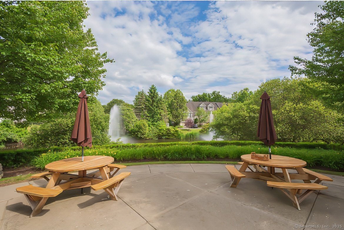 44 Woodcrest, Danbury, Connecticut 06810