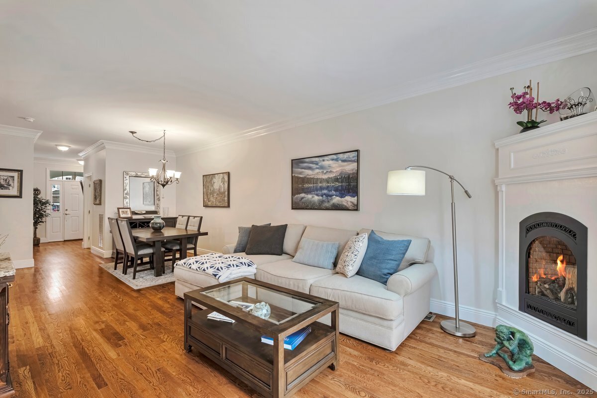 44 Woodcrest, Danbury, Connecticut 06810