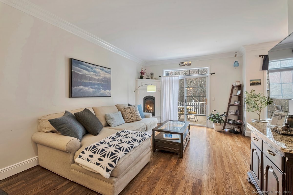 44 Woodcrest, Danbury, Connecticut 06810