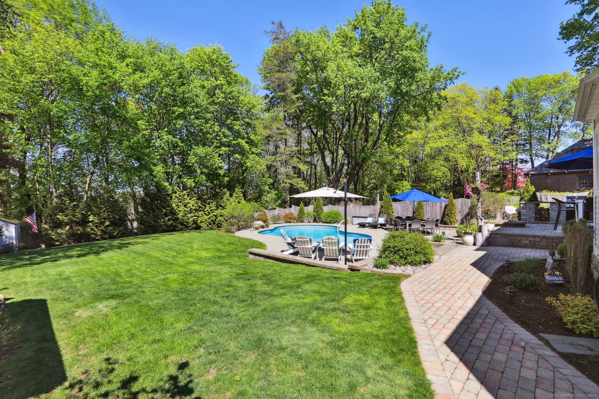 33 Ridge, Danbury, Connecticut 06810