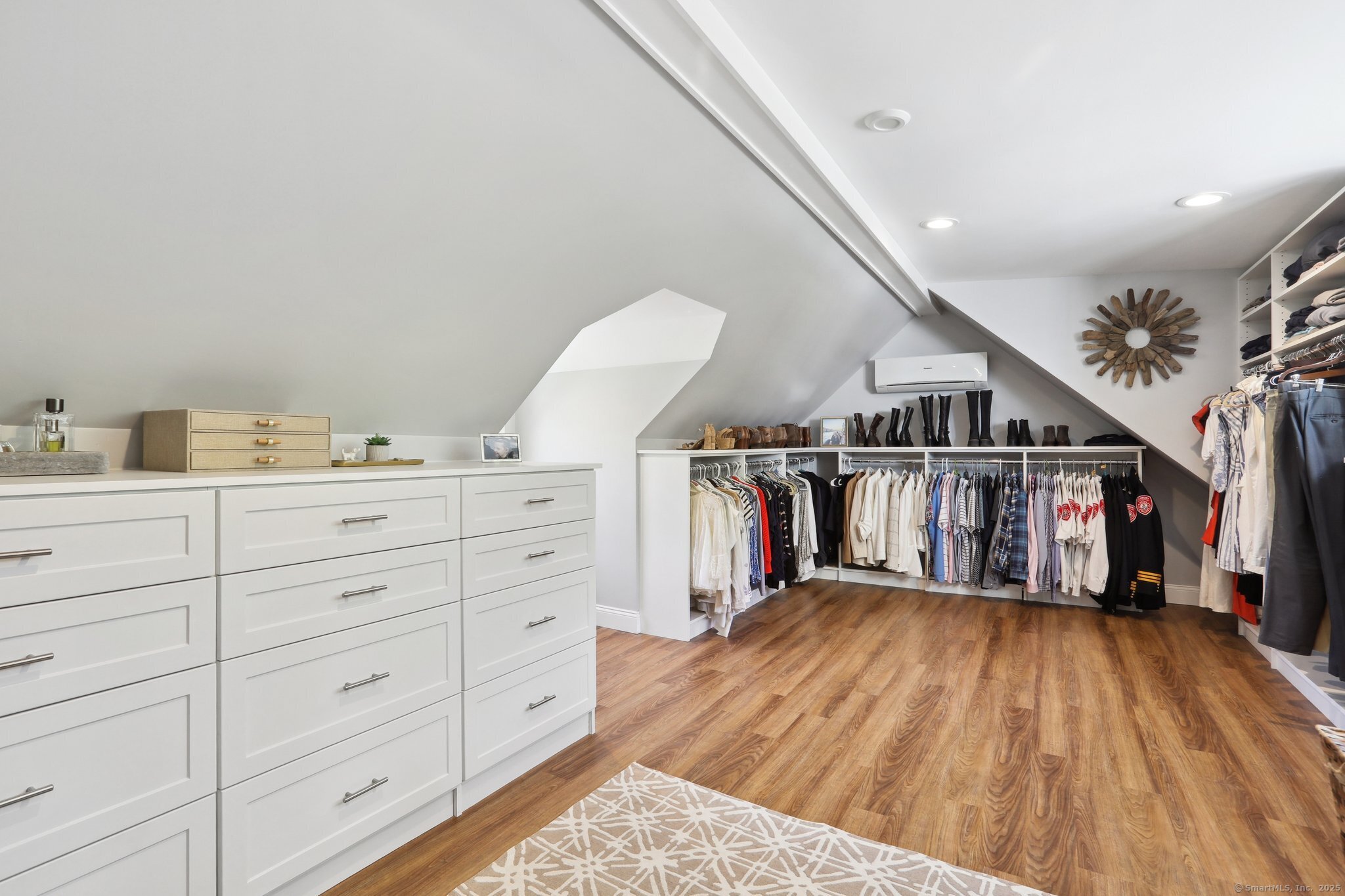33 Ridge, Danbury, Connecticut 06810