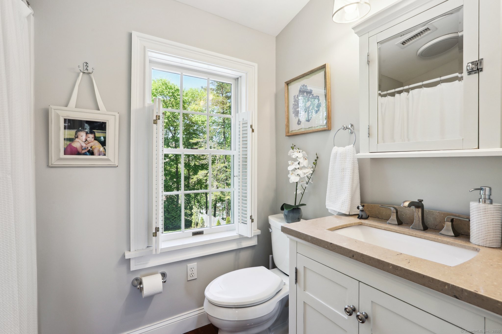 33 Ridge, Danbury, Connecticut 06810