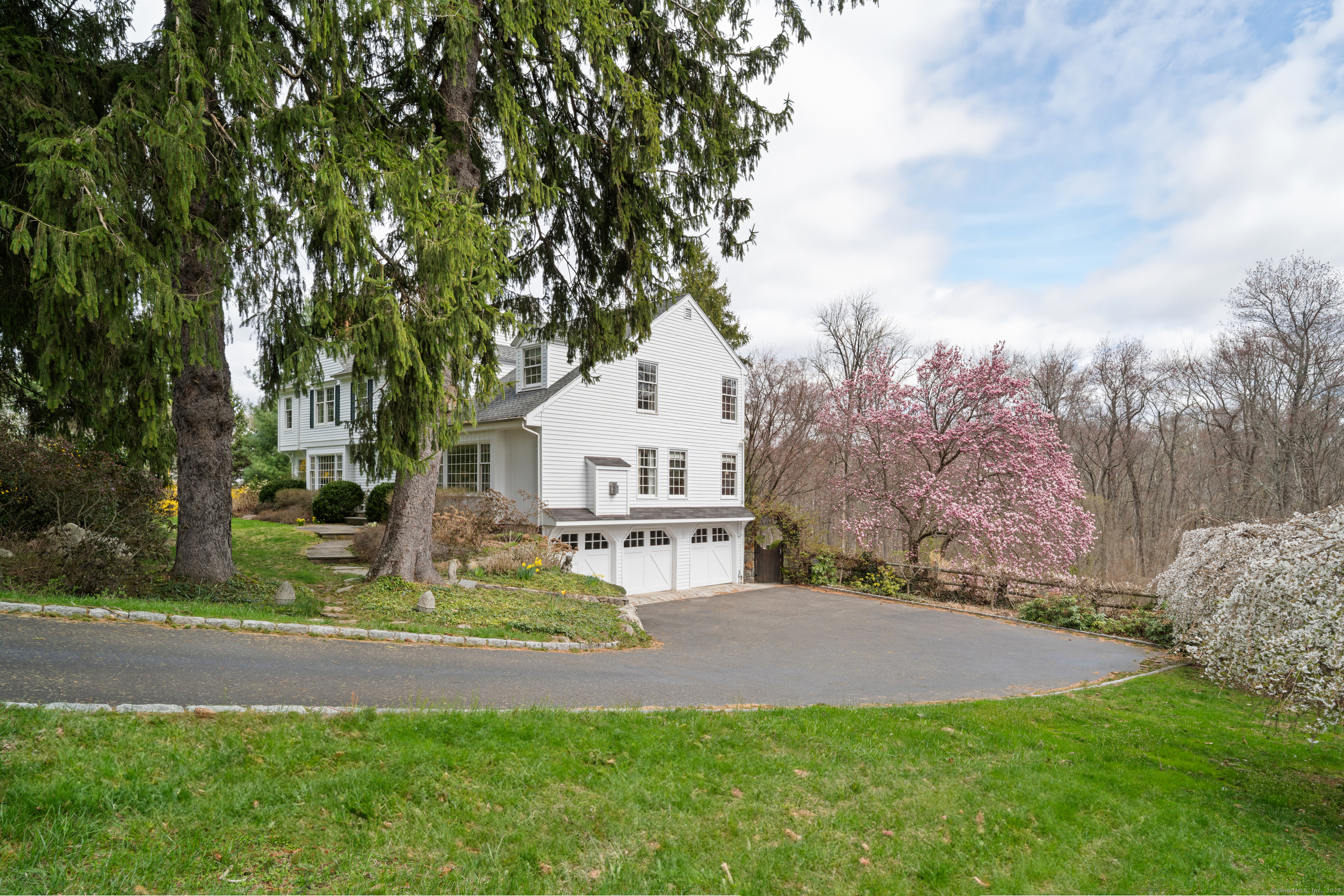 4 Hedgerow, Weston, Connecticut 06883