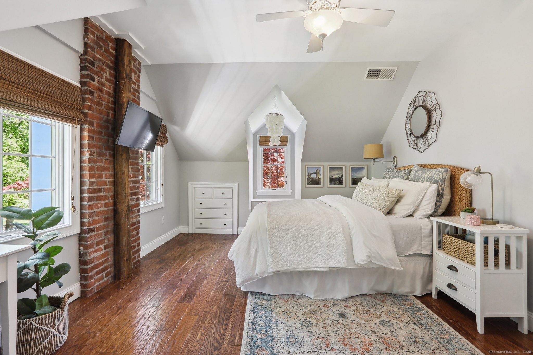 33 Ridge, Danbury, Connecticut 06810