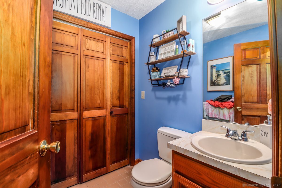 33 Mine Hill, New Milford, Connecticut 06776