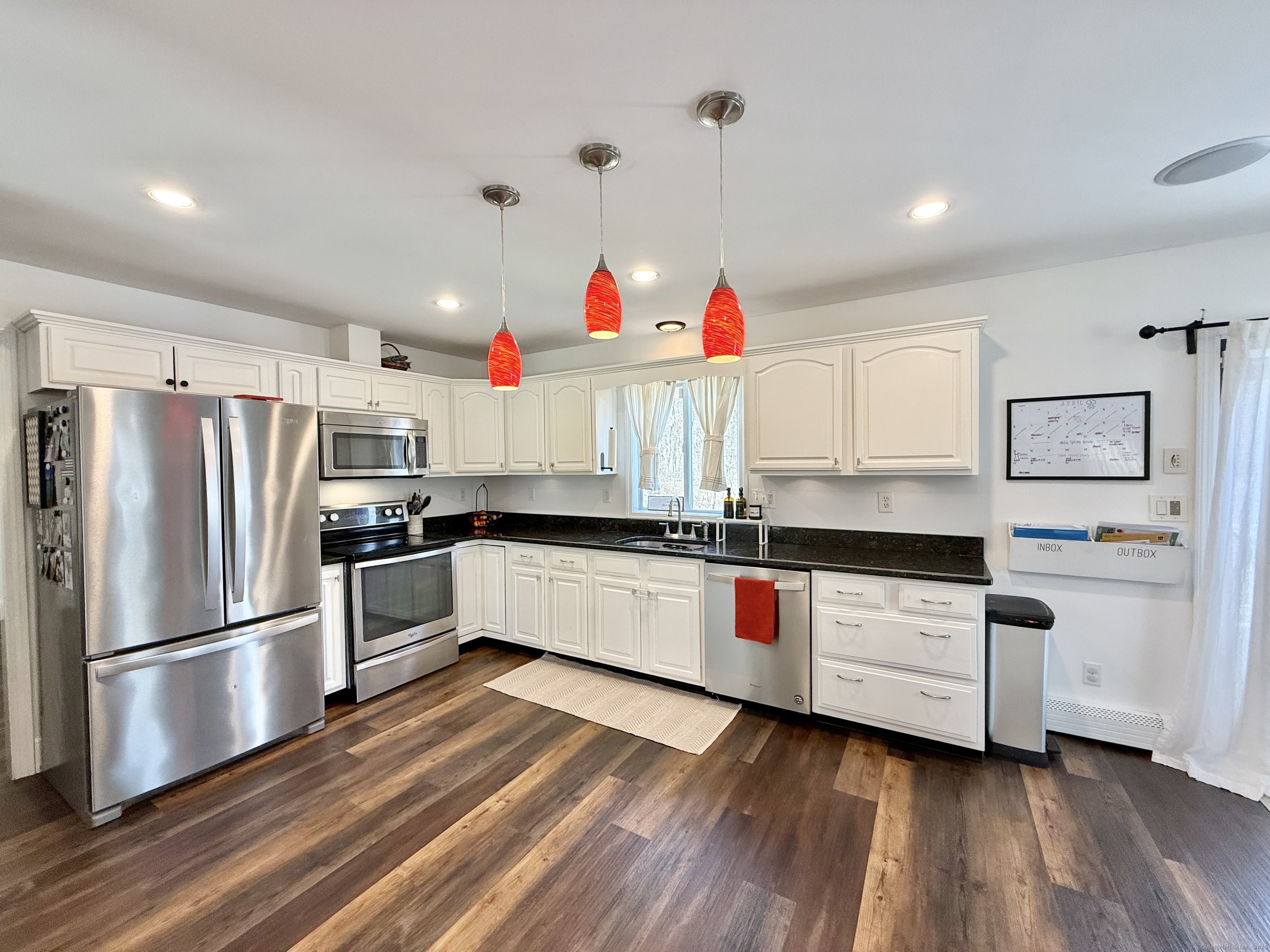 33 Steep Hill, Seymour, Connecticut 06483