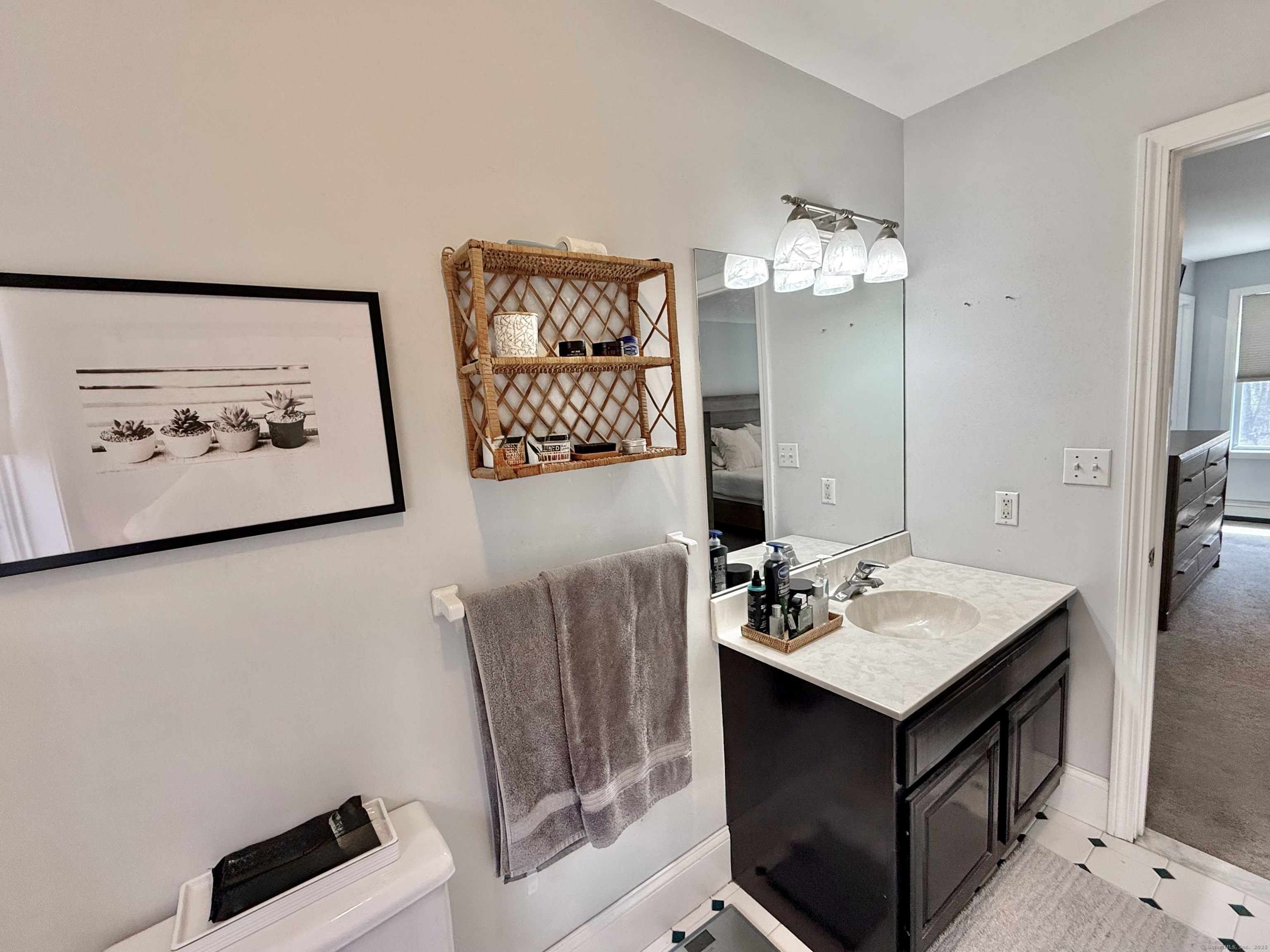 33 Steep Hill, Seymour, Connecticut 06483