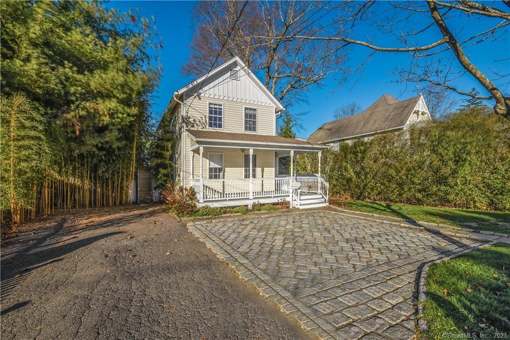 60 East, New Canaan, Connecticut 06840