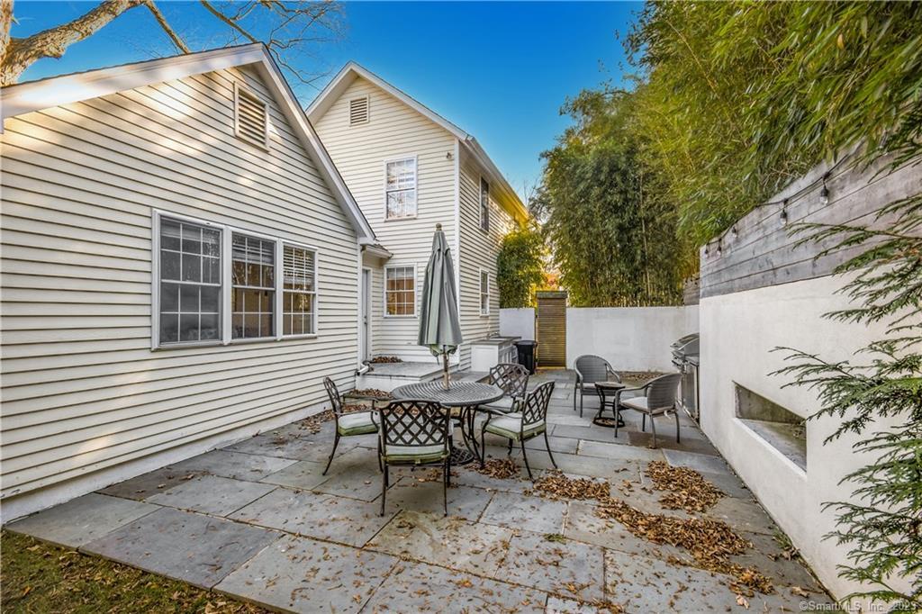 60 East, New Canaan, Connecticut 06840