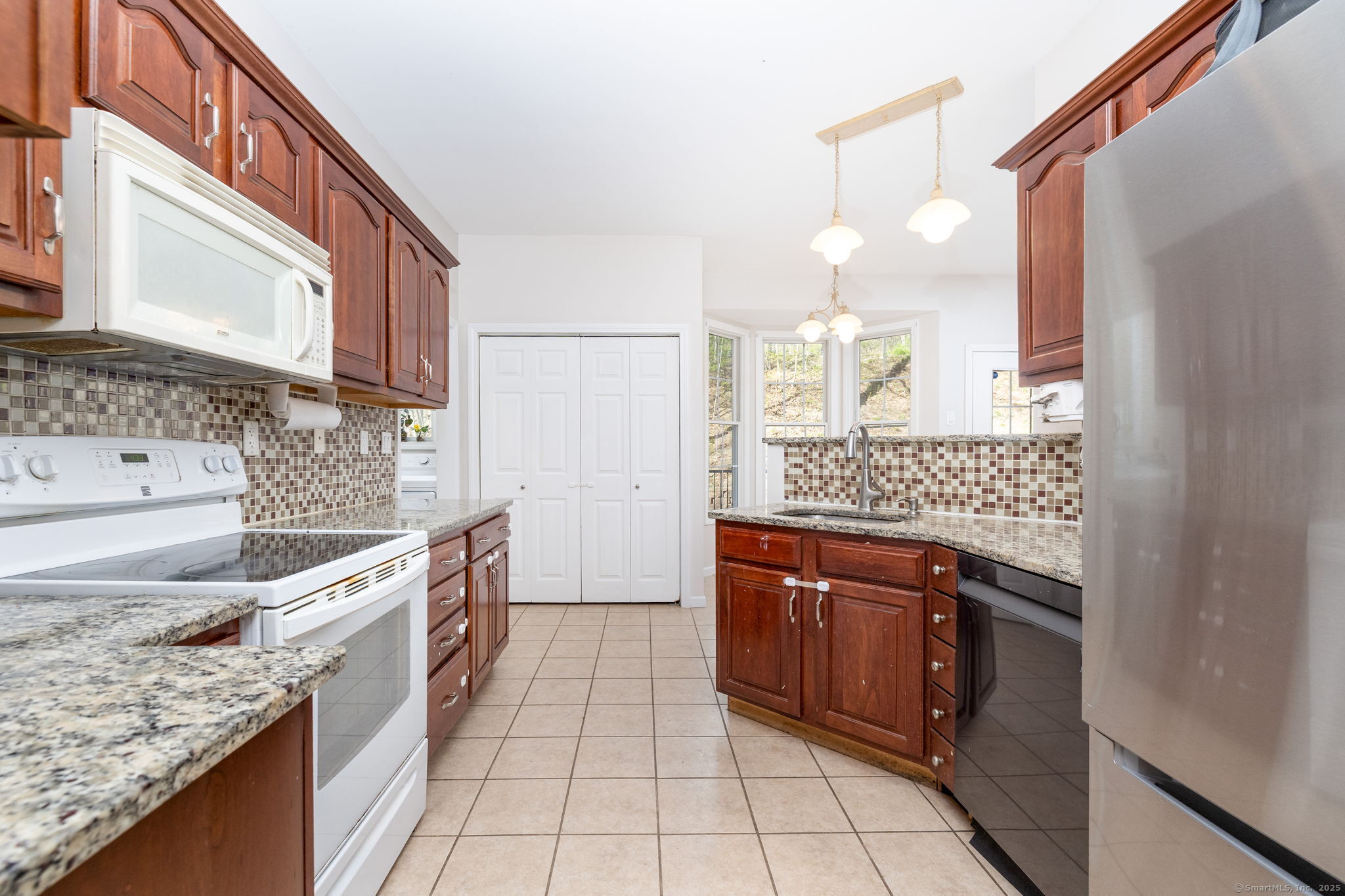 41 Todd Hollow, Plymouth, Connecticut 06782
