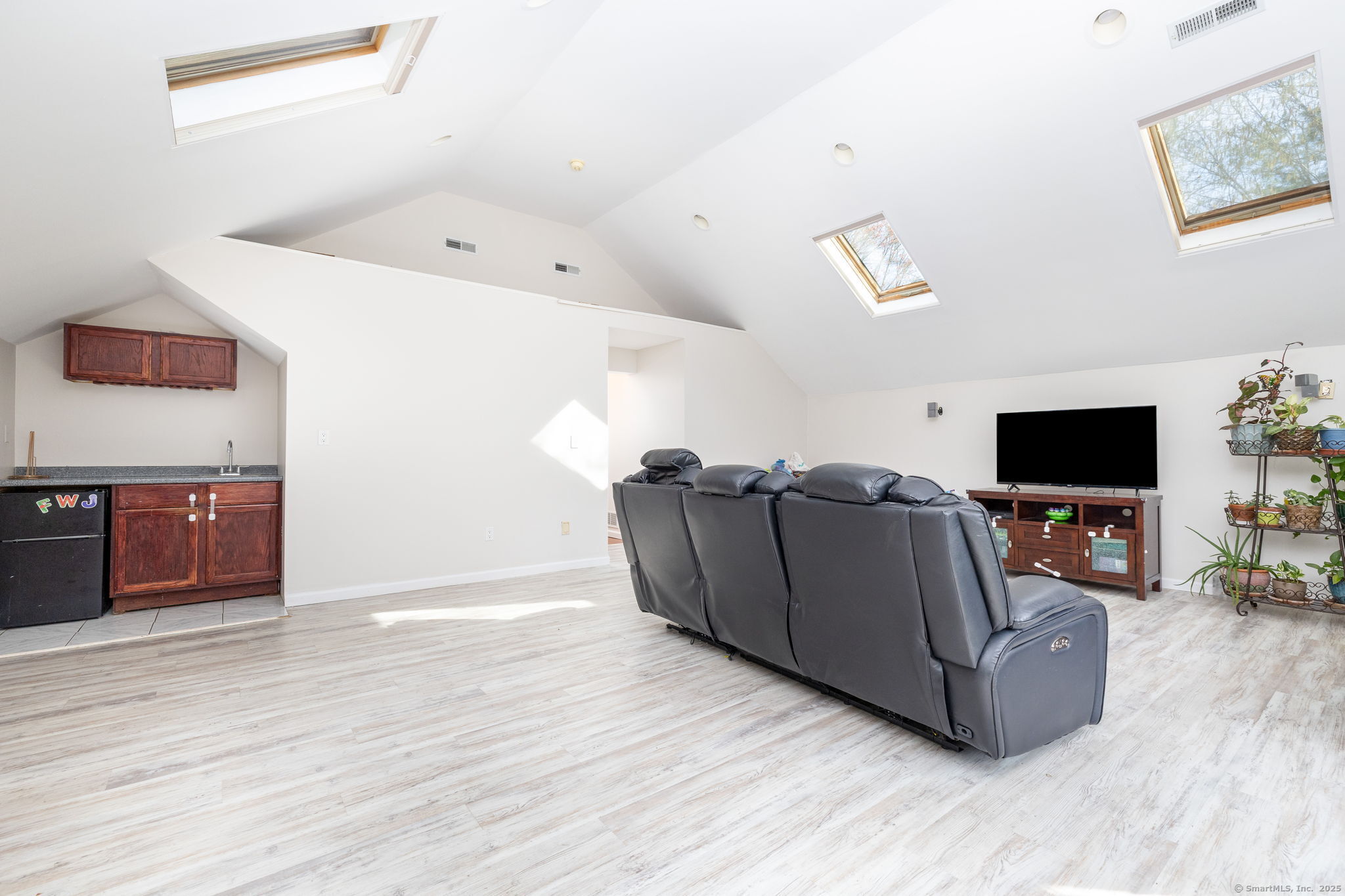 41 Todd Hollow, Plymouth, Connecticut 06782