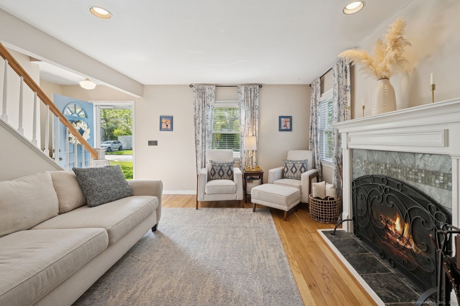 165 Woodbury, Stamford, Connecticut 06907