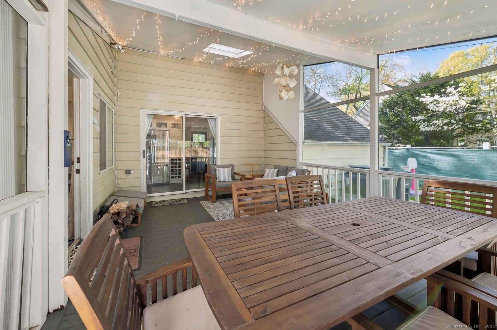 165 Woodbury, Stamford, Connecticut 06907