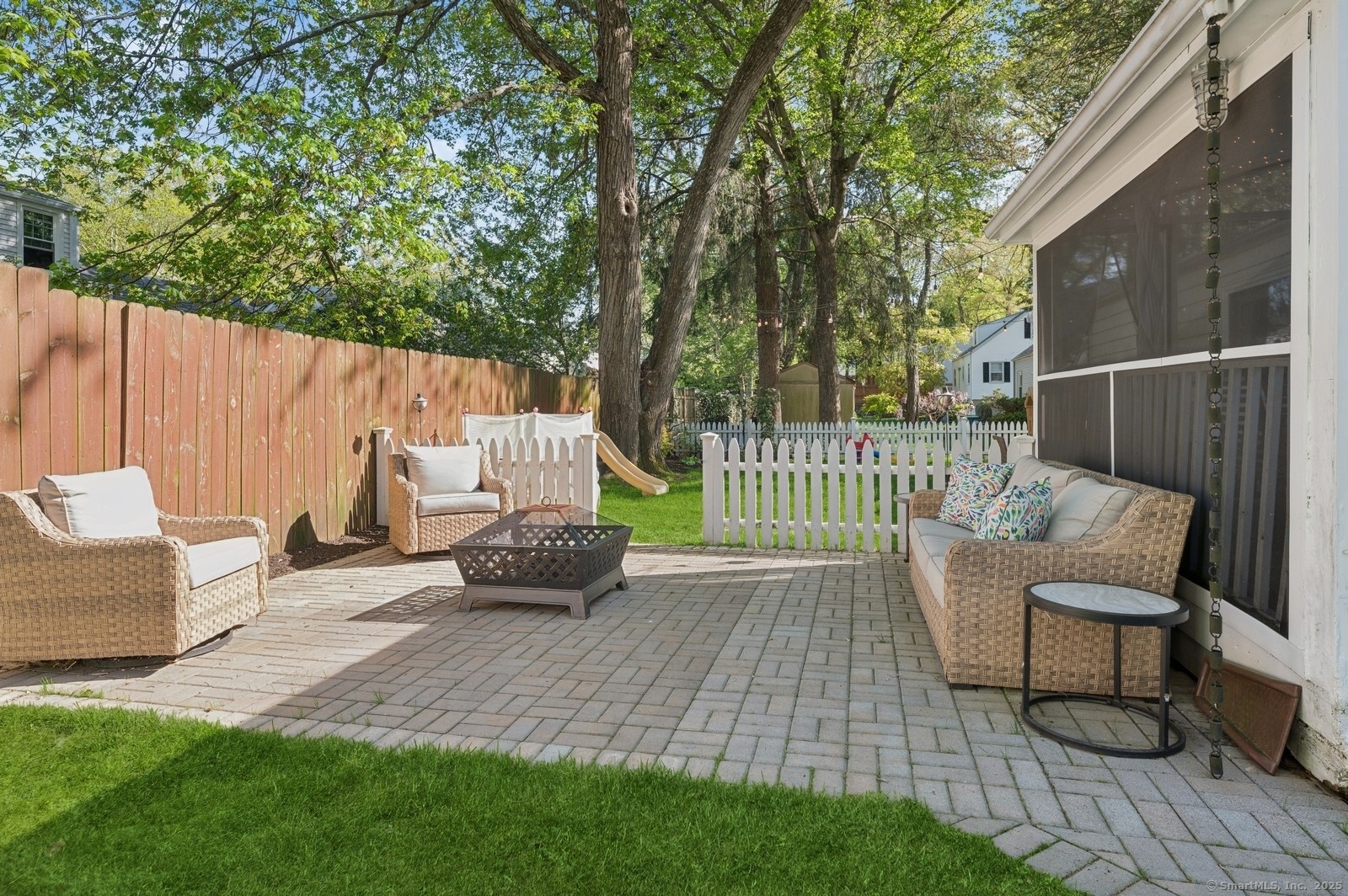 165 Woodbury, Stamford, Connecticut 06907