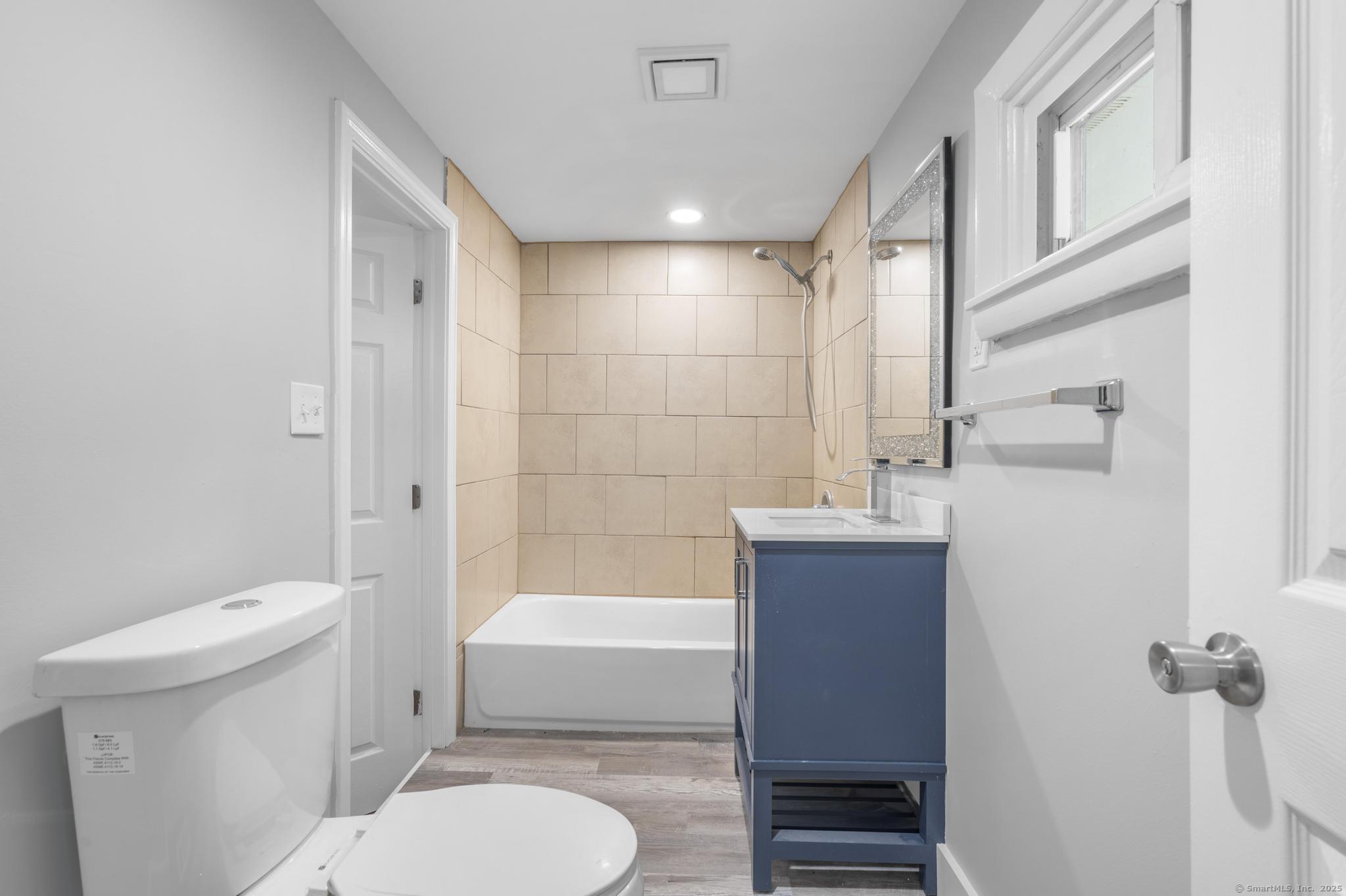 52 Short Beach, East Haven, Connecticut 06512