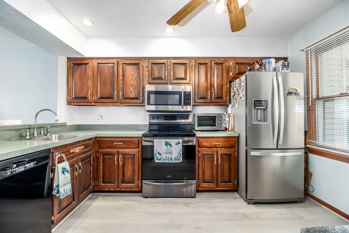 55 Mill Plain, Danbury, Connecticut 06811