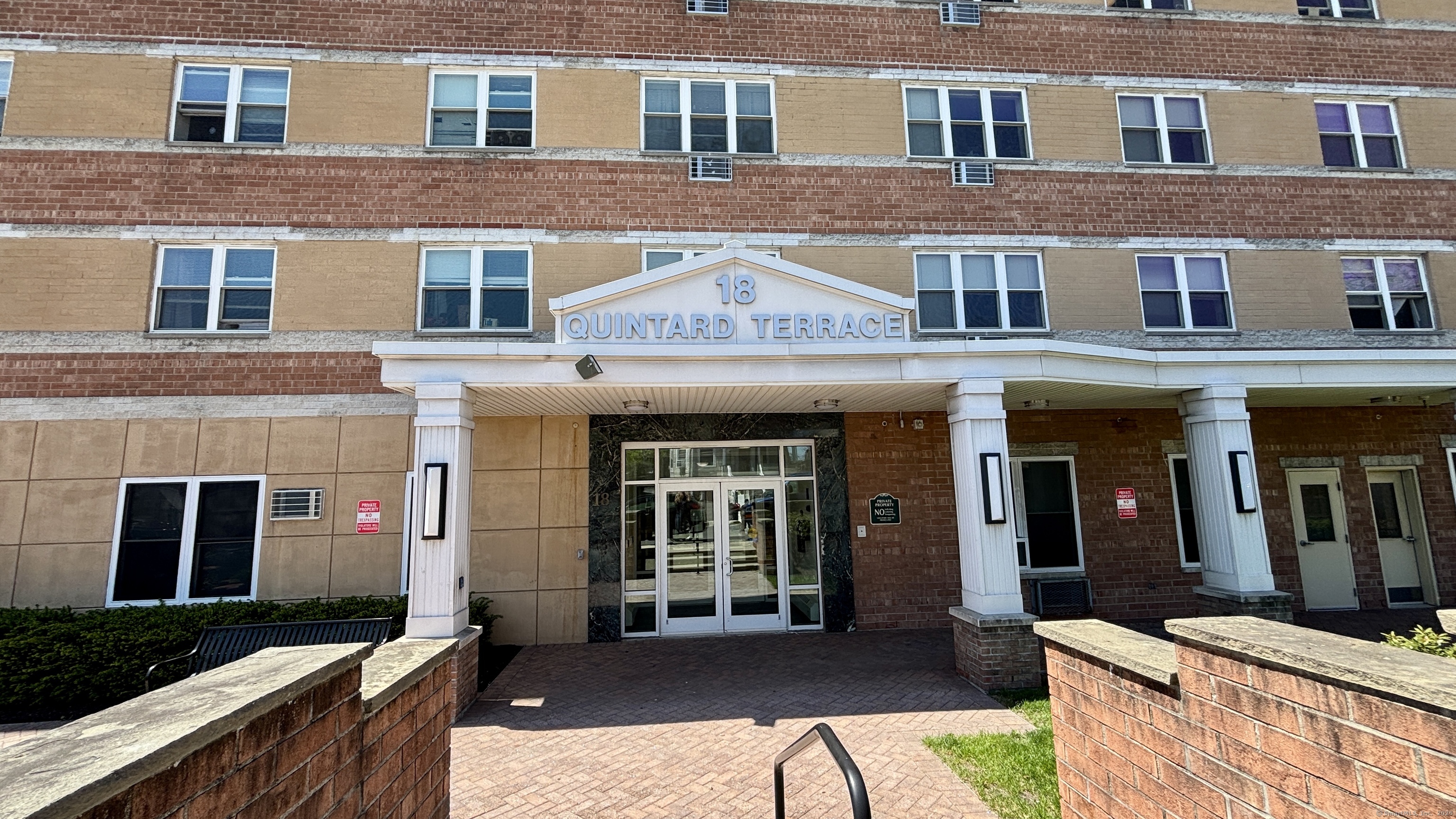 18 Quintard Terrace, Stamford, Connecticut photo 1