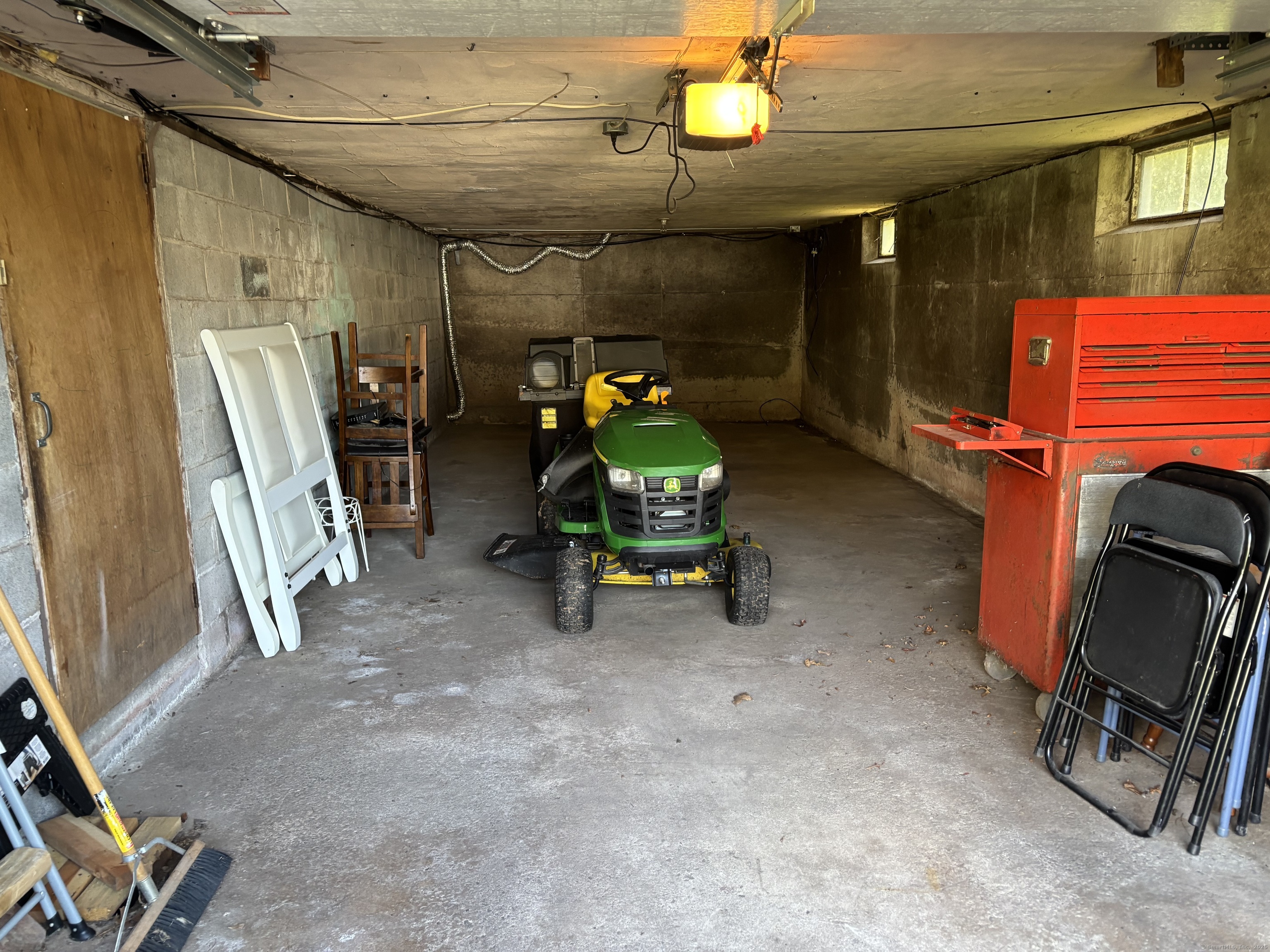 69 Bassett, North Haven, Connecticut 06473