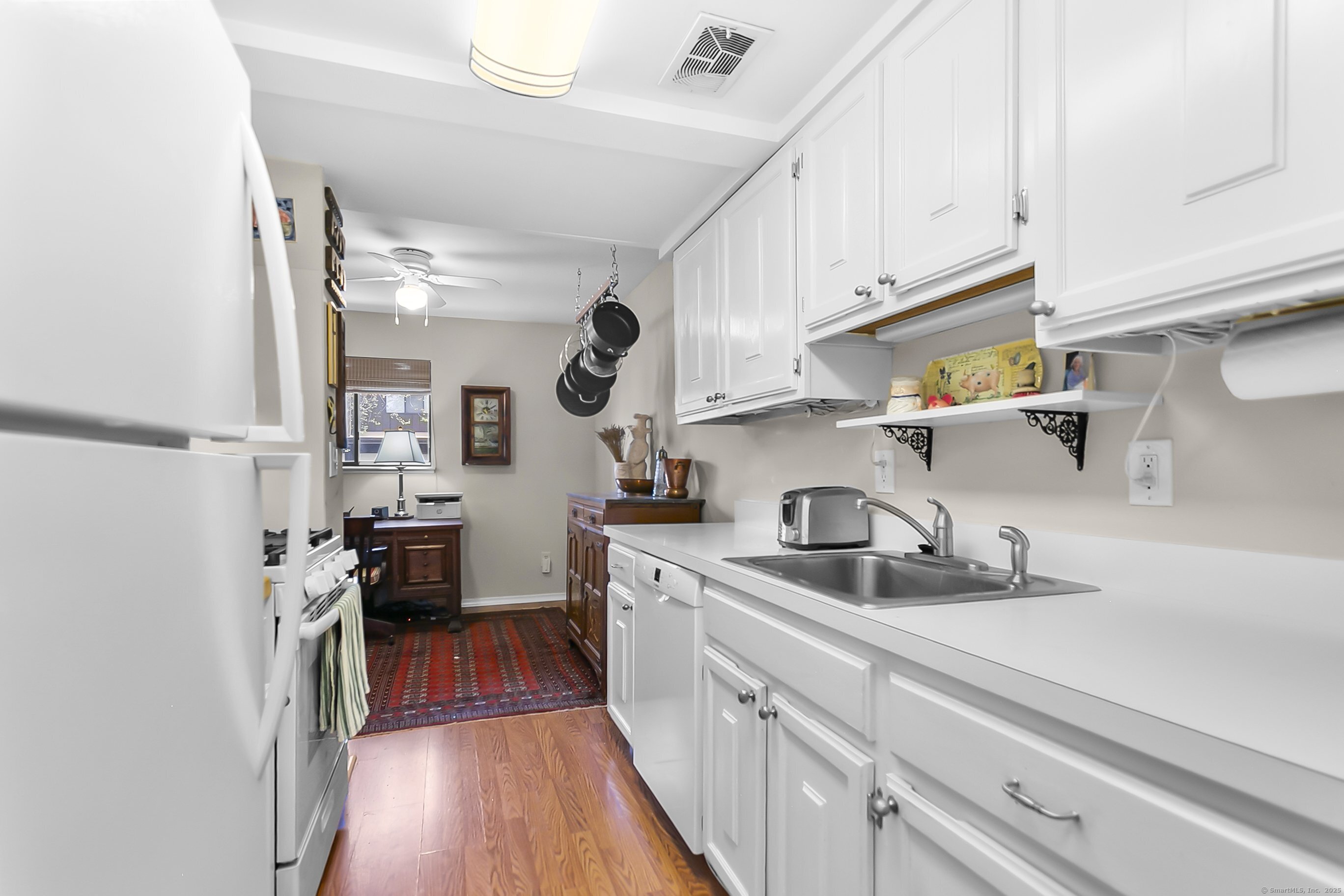 193 Knapps, Fairfield, Connecticut 06825