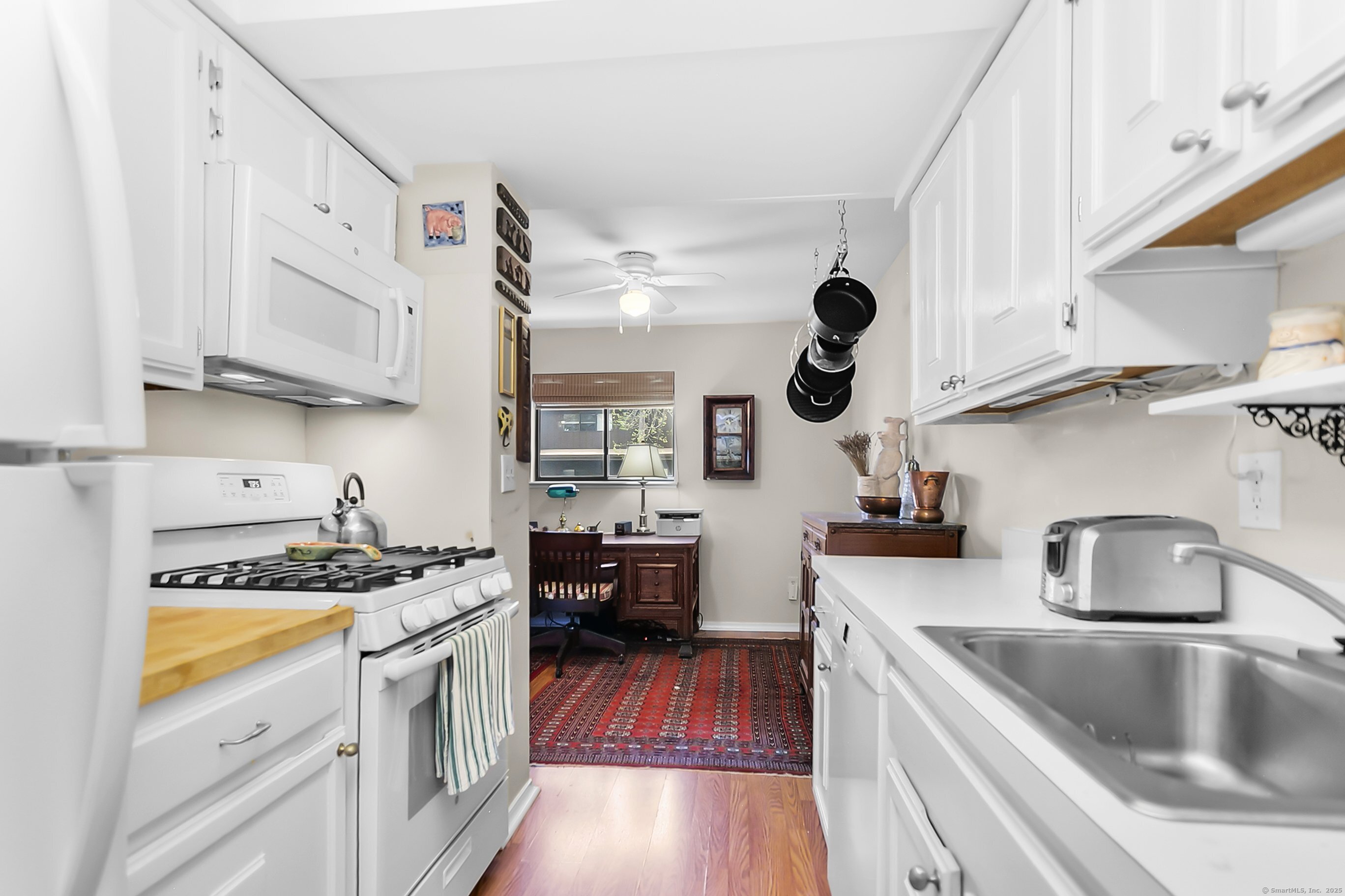 193 Knapps, Fairfield, Connecticut 06825