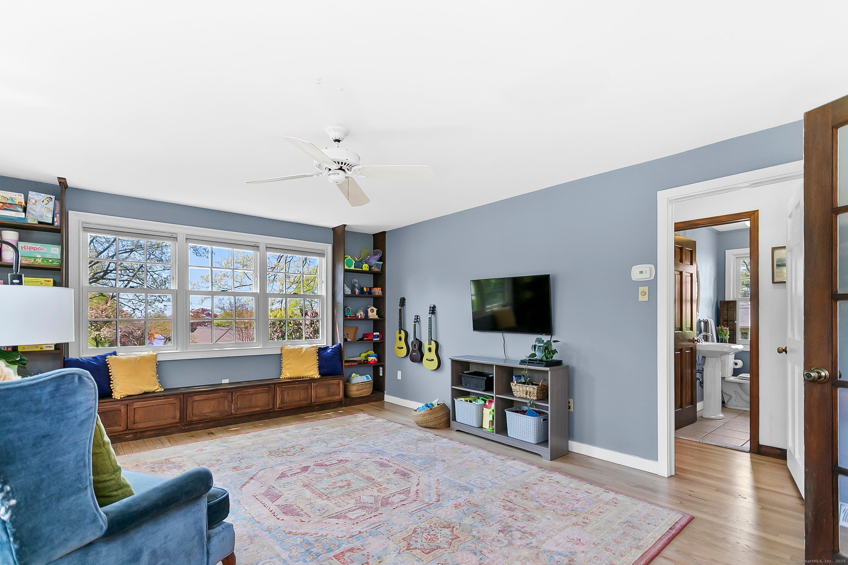 245 Sailors, Bridgeport, Connecticut 06605