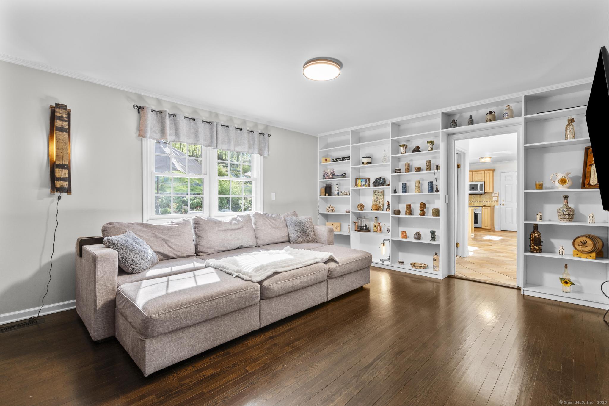 16 Black Twig, Stamford, Connecticut 06903