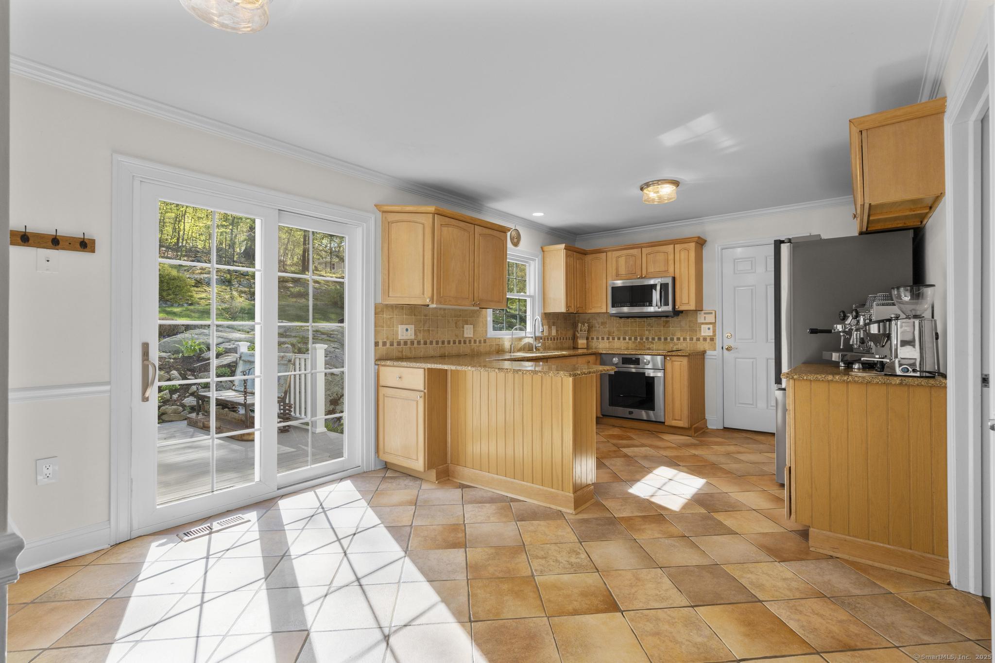 16 Black Twig, Stamford, Connecticut 06903