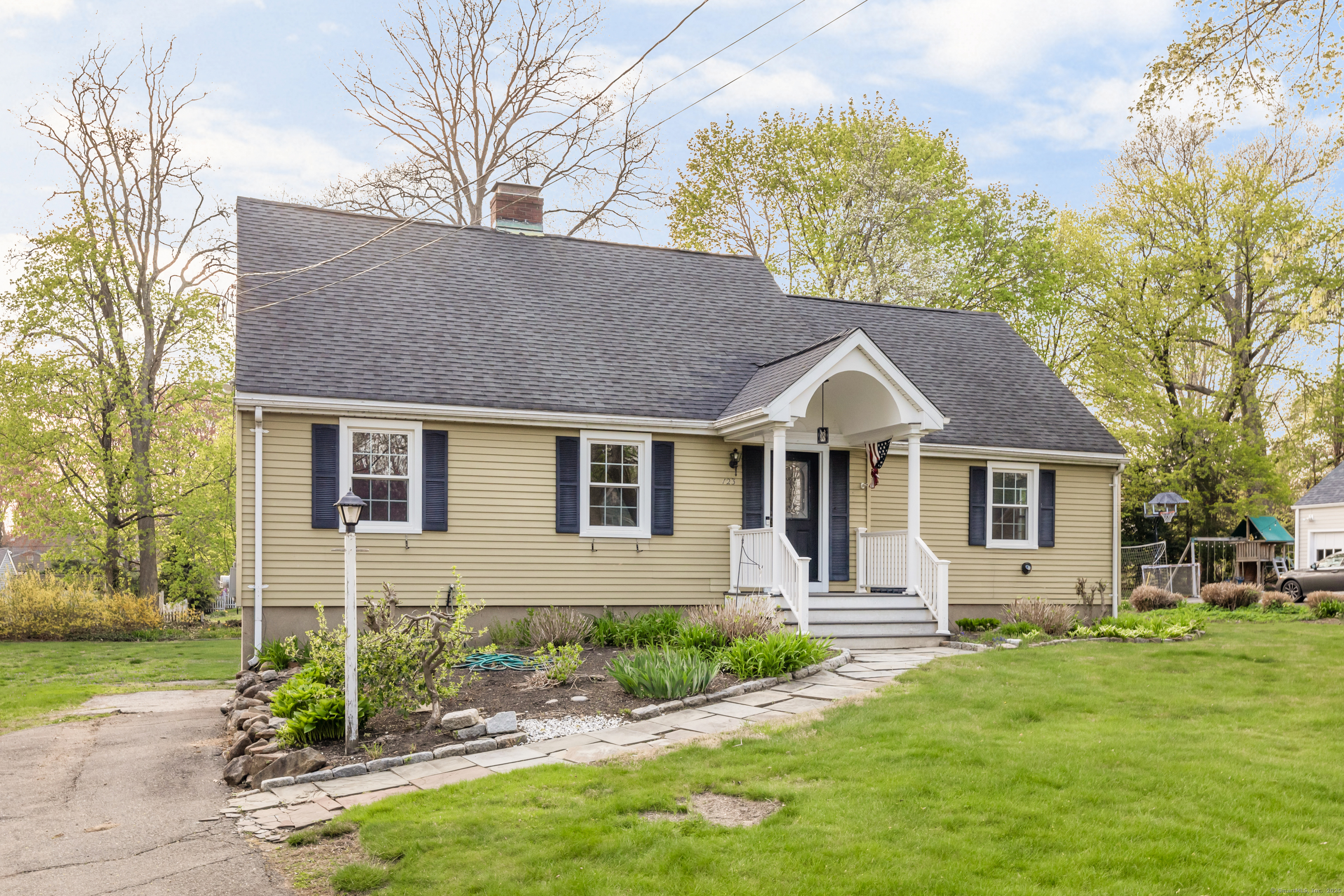 123 Hilltop, Trumbull, Connecticut 06611