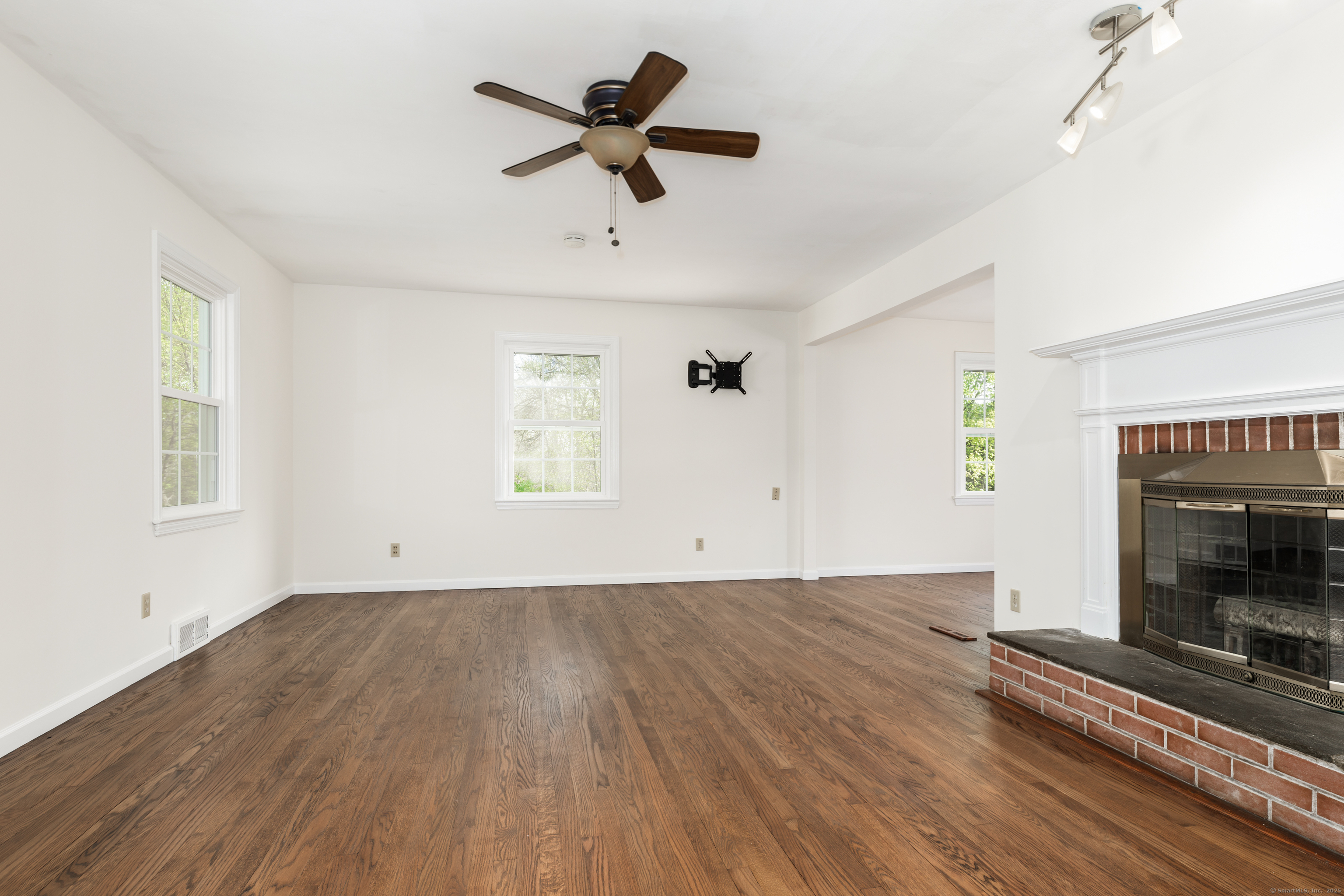123 Hilltop, Trumbull, Connecticut 06611