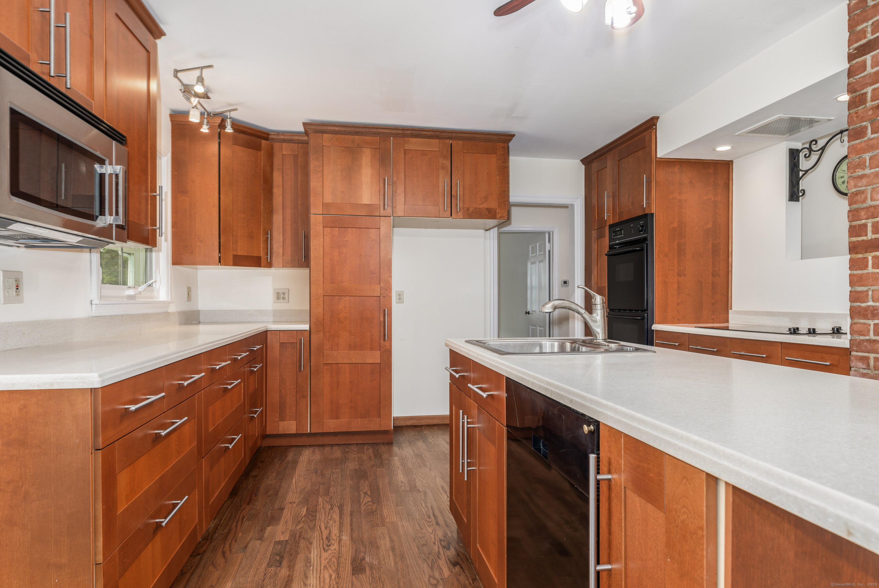 123 Hilltop, Trumbull, Connecticut 06611