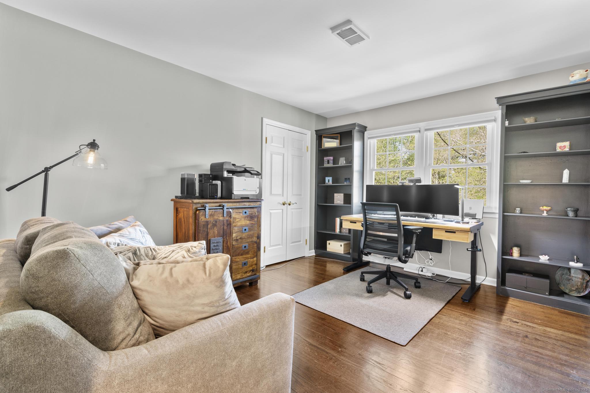 16 Black Twig, Stamford, Connecticut 06903