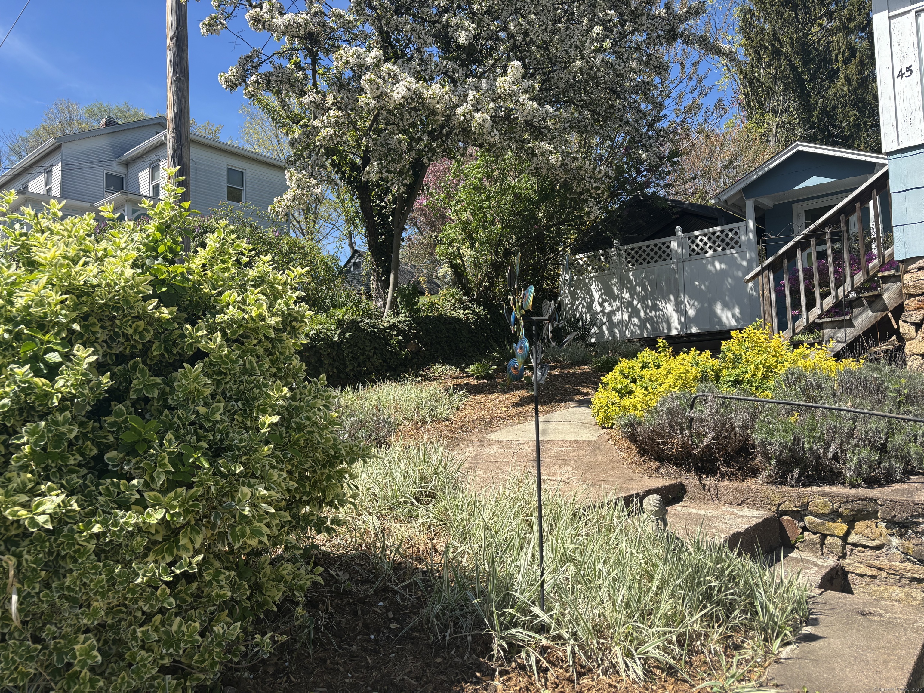 45 Ivy, Branford, Connecticut 06405