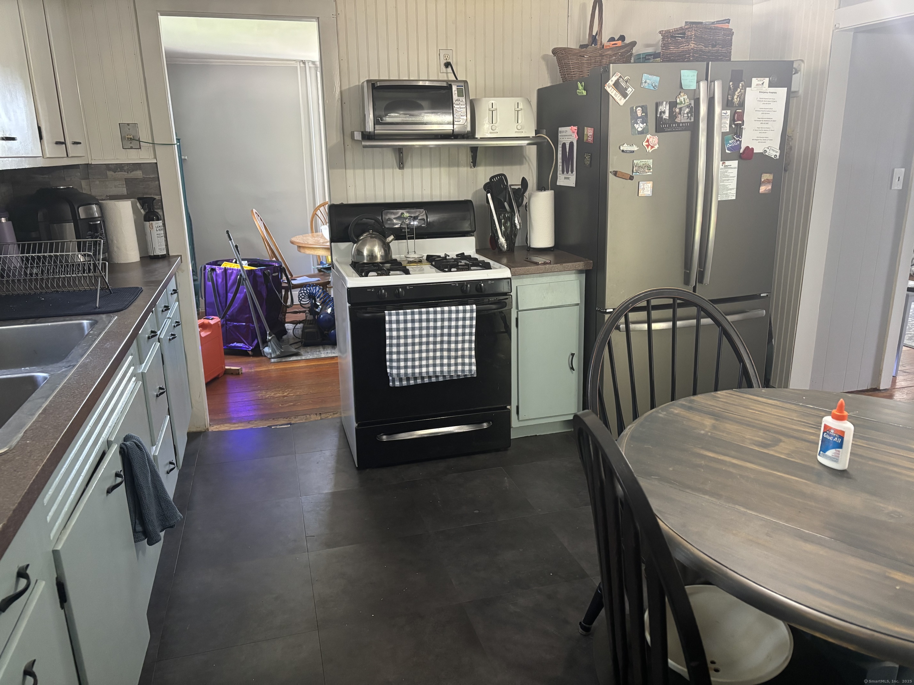 45 Ivy, Branford, Connecticut 06405