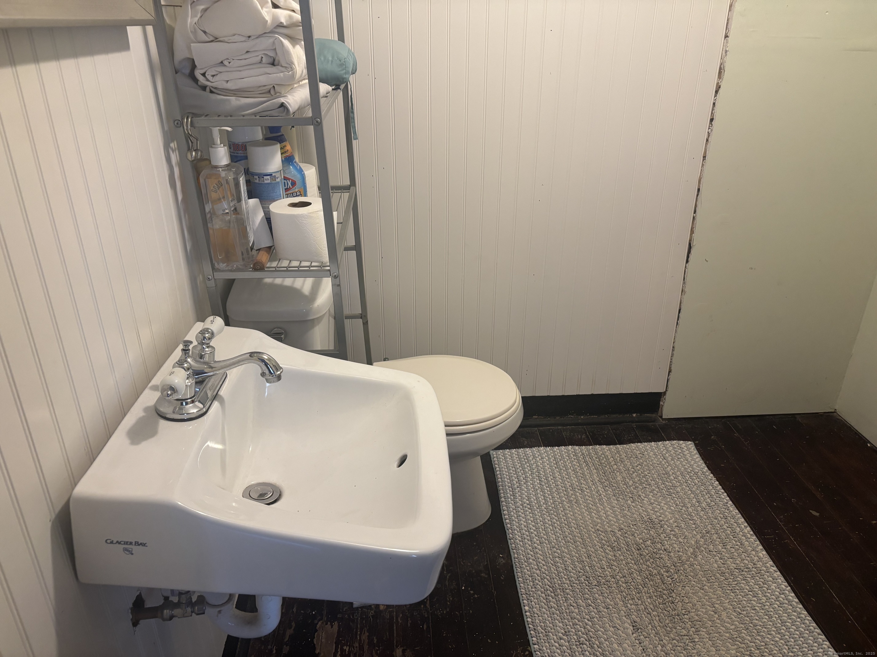 45 Ivy, Branford, Connecticut 06405
