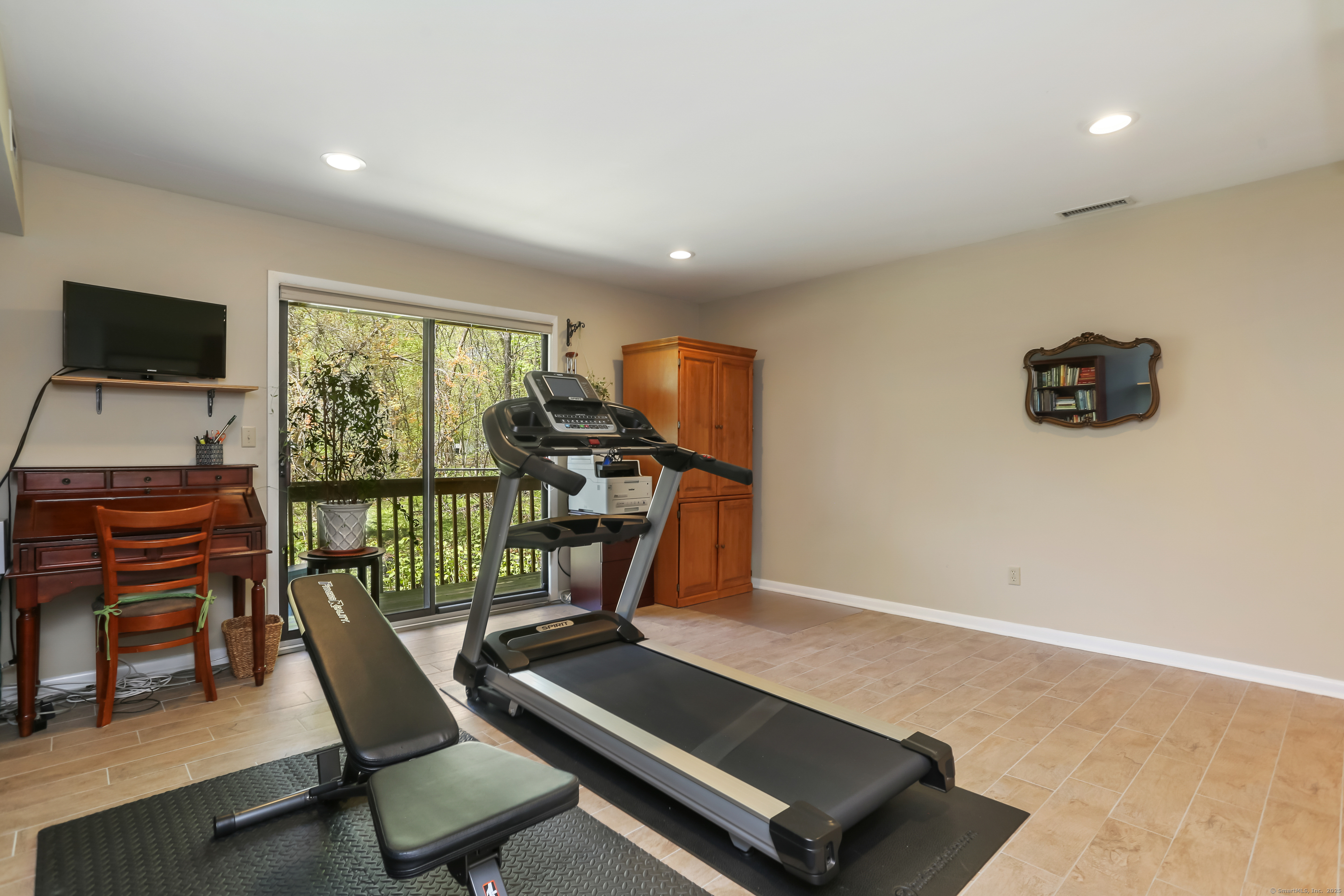 2435 Bedford, Stamford, Connecticut 06905