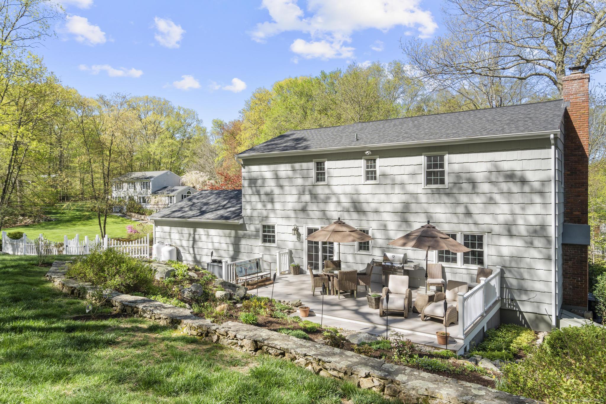 16 Black Twig, Stamford, Connecticut 06903