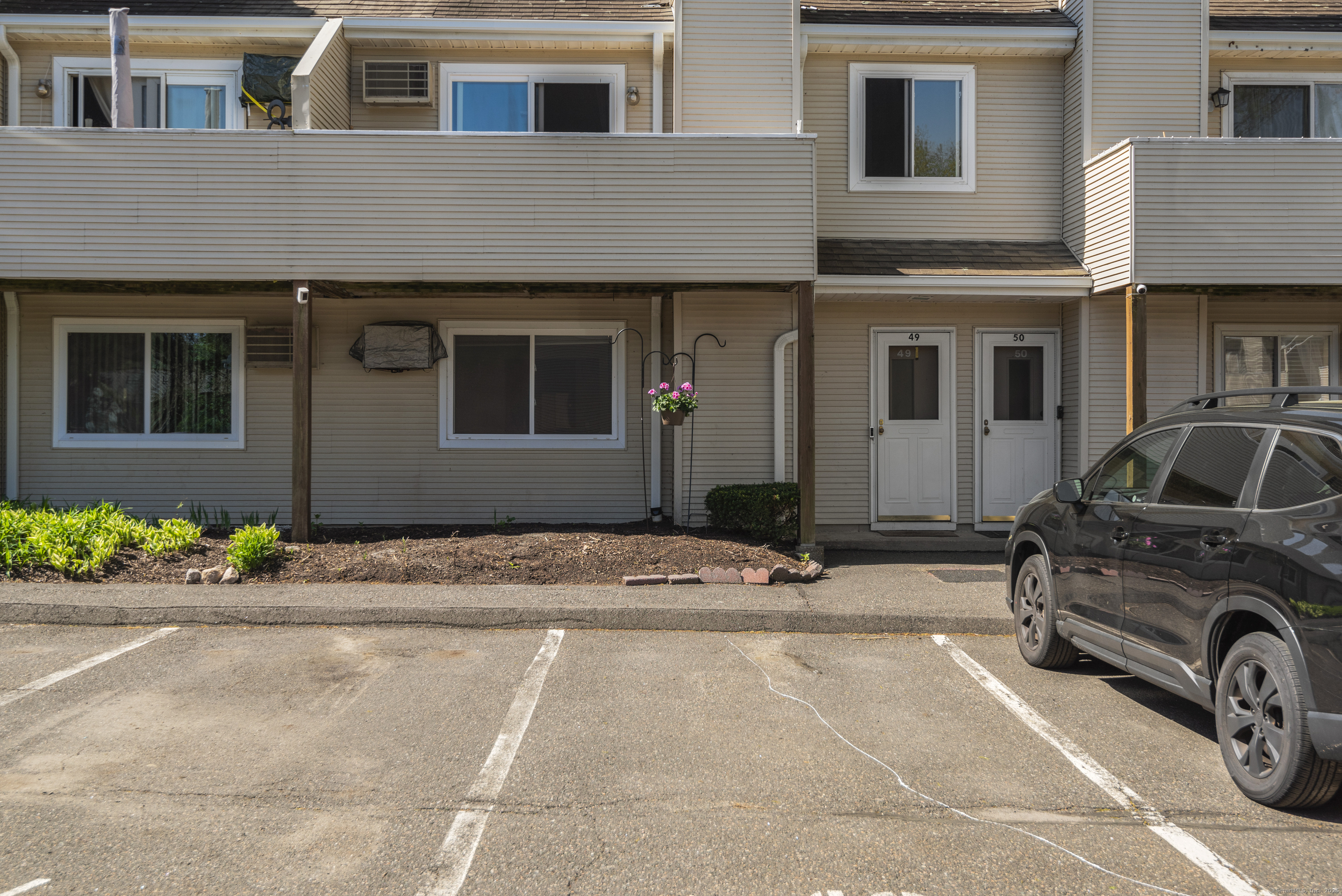 136 Pembroke, Danbury, Connecticut 06811