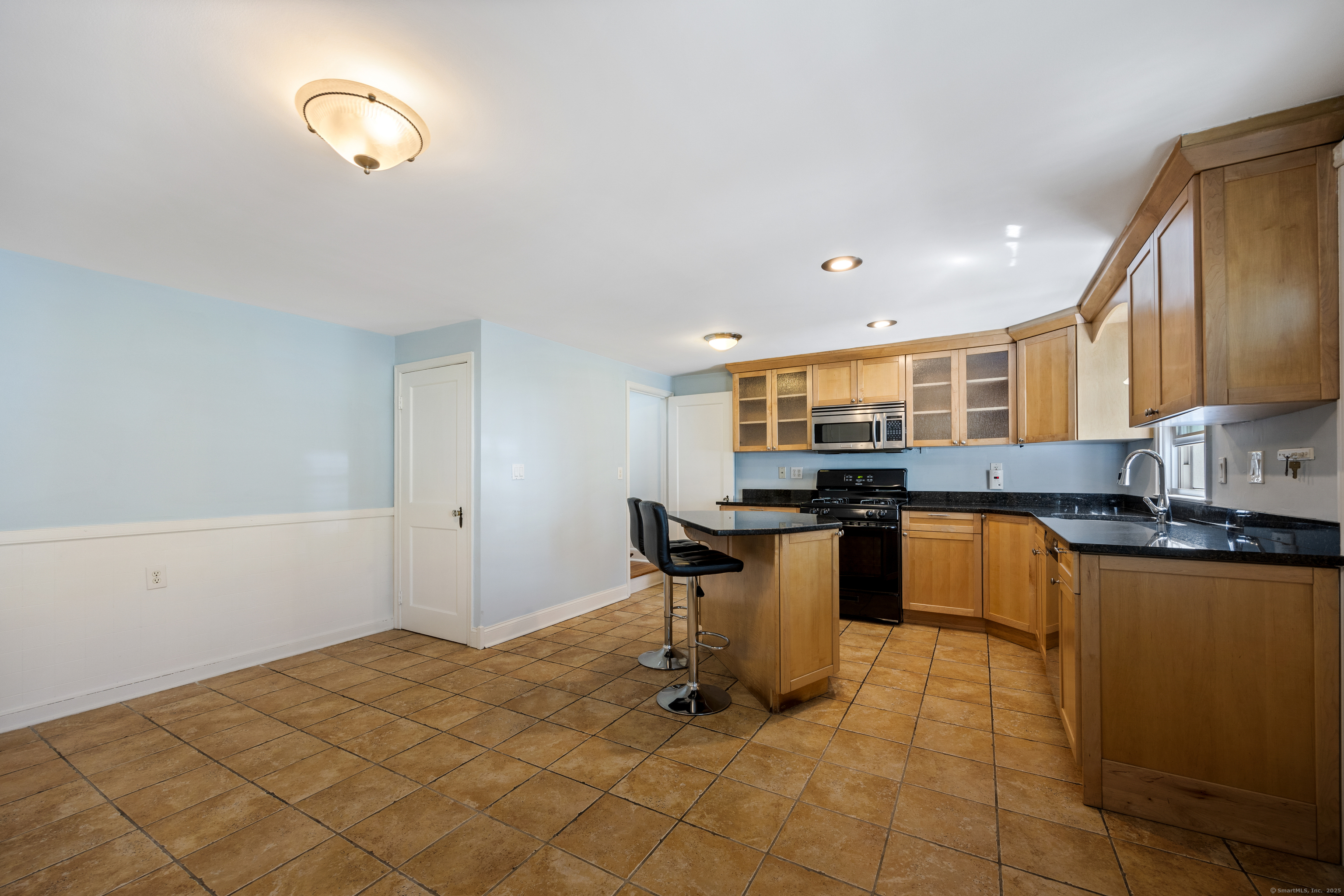 107 Falls, Watertown, Connecticut 06779