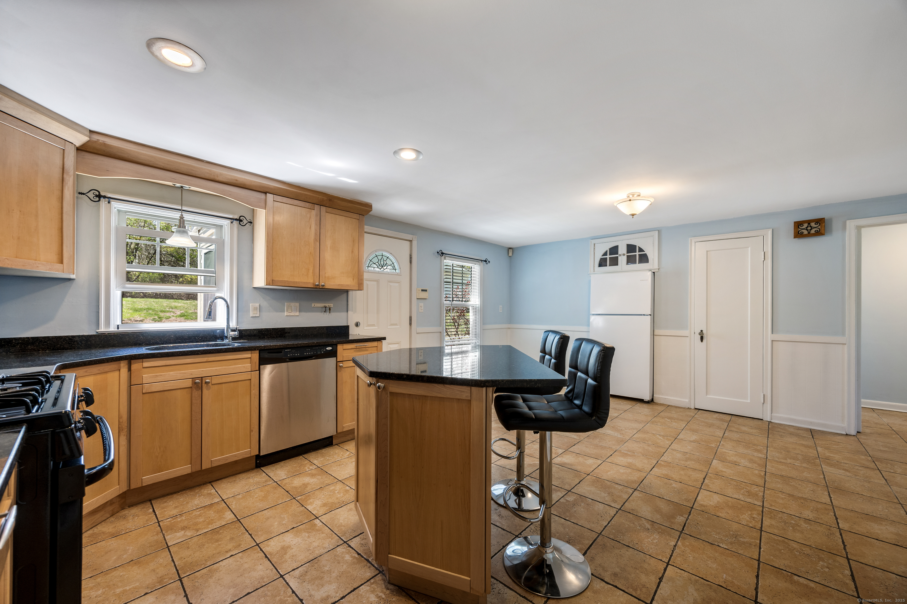 107 Falls, Watertown, Connecticut 06779