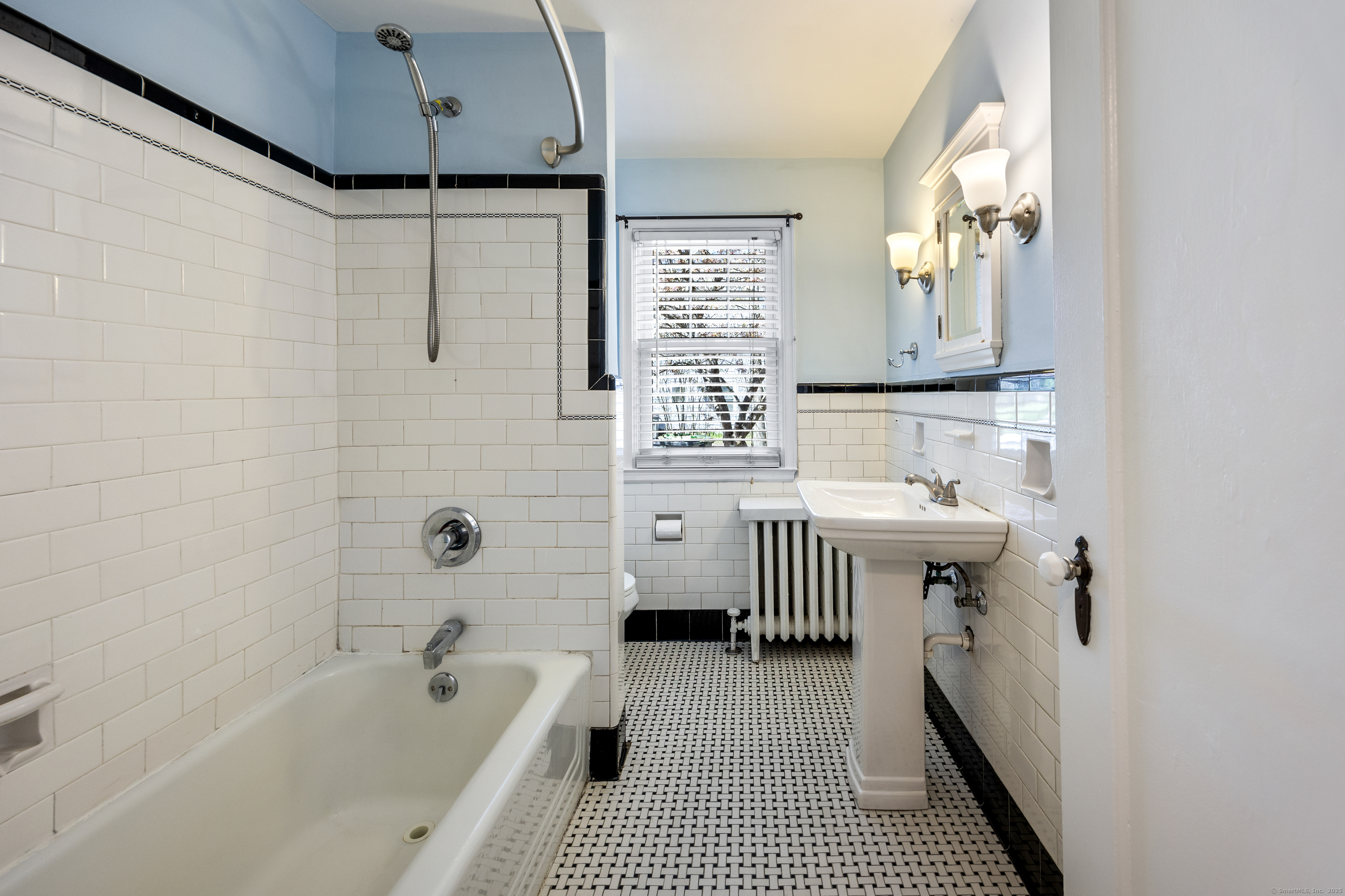 107 Falls, Watertown, Connecticut 06779