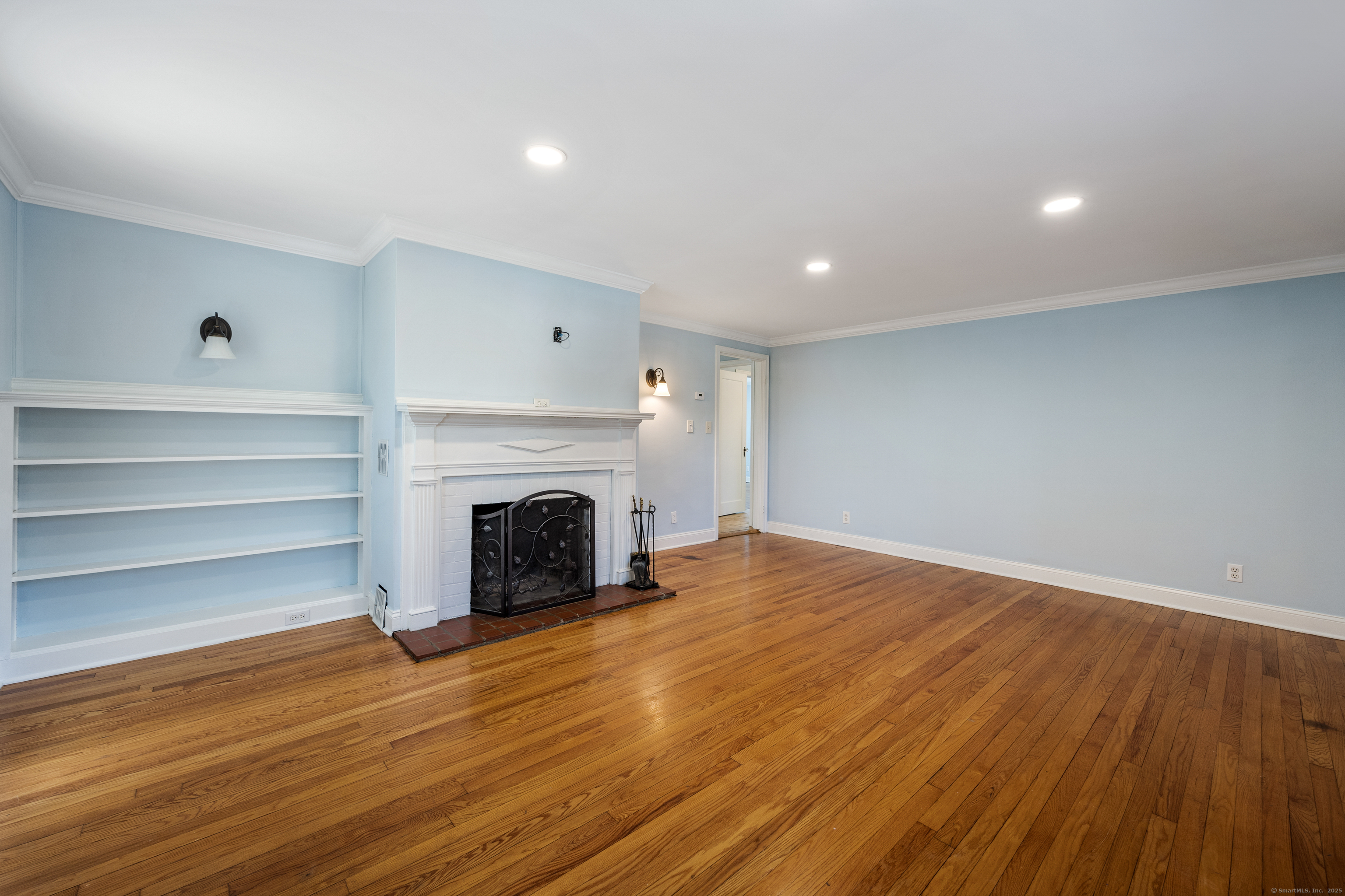 107 Falls, Watertown, Connecticut 06779