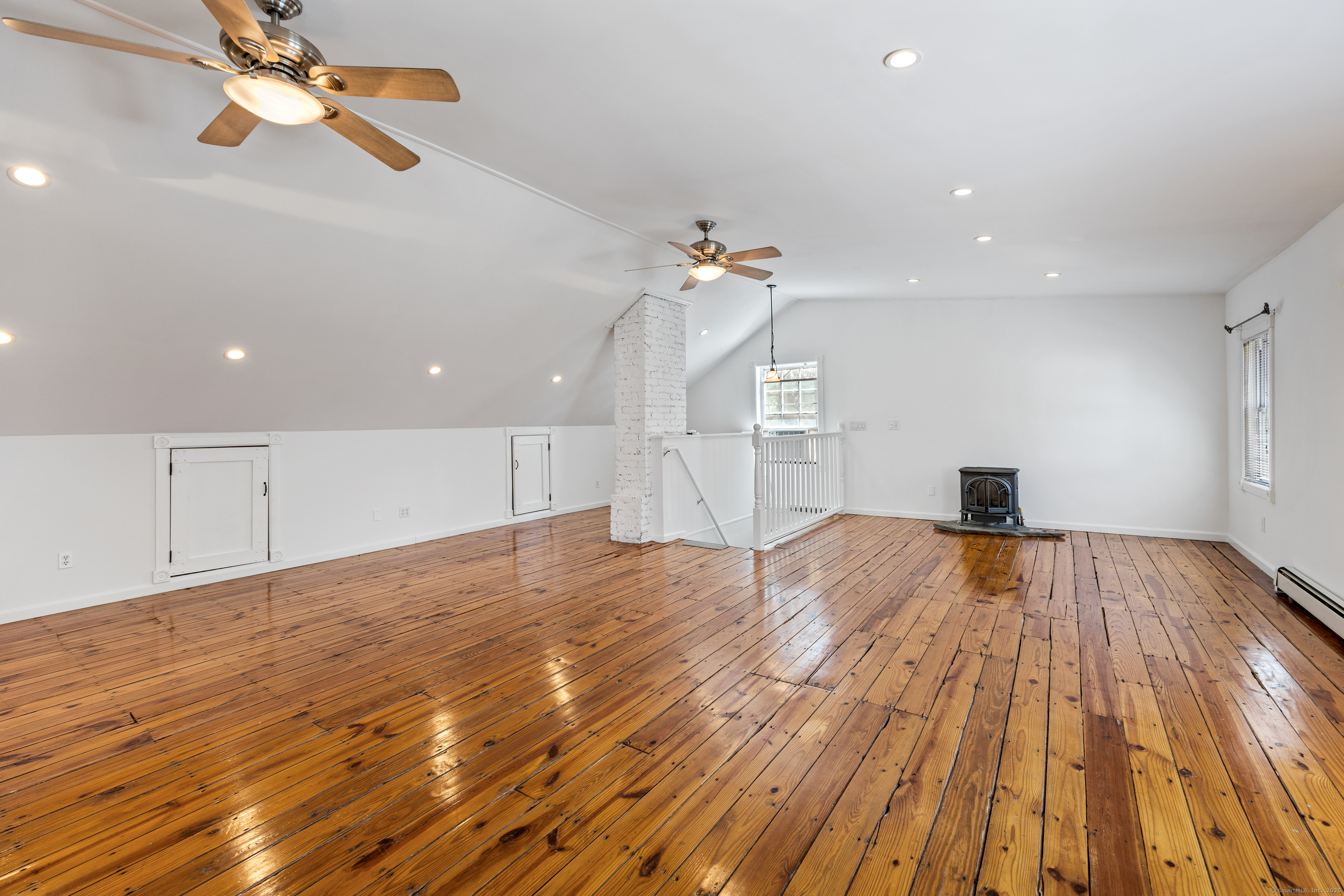 107 Falls, Watertown, Connecticut 06779