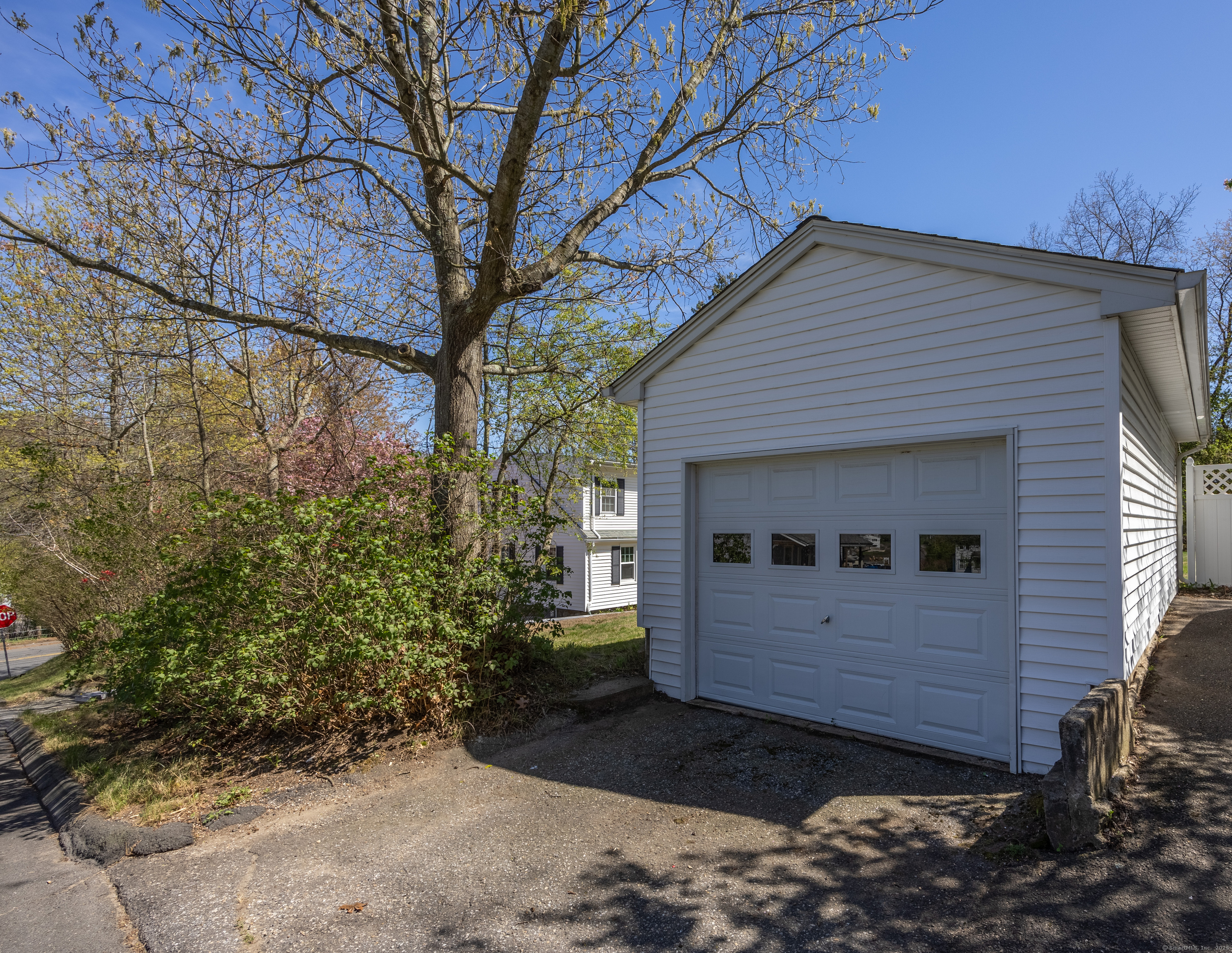 107 Falls, Watertown, Connecticut 06779