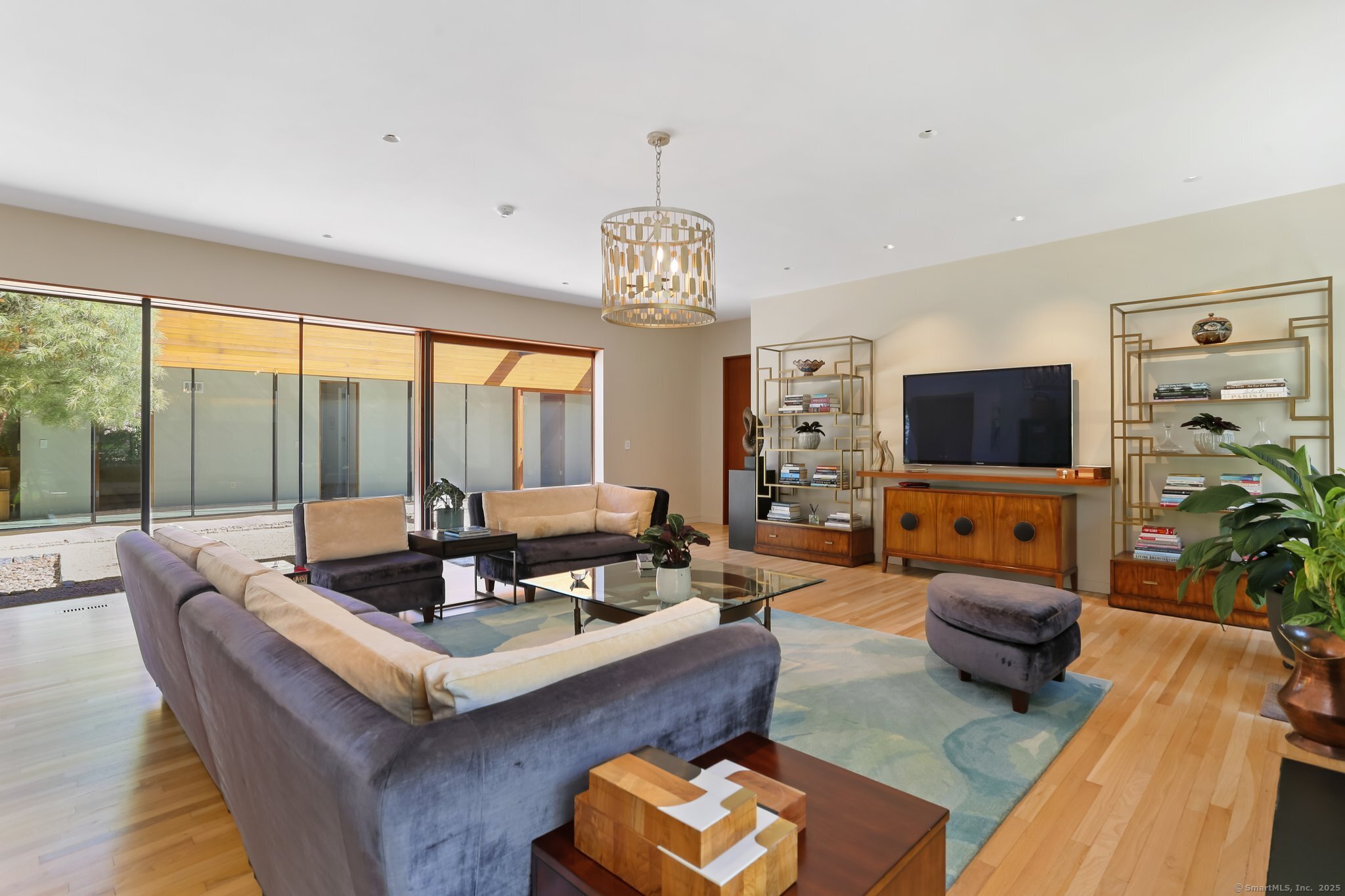 931 Ponus, New Canaan, Connecticut 06840