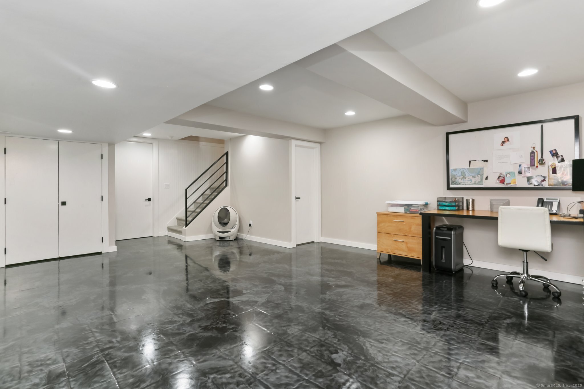 931 Ponus, New Canaan, Connecticut 06840
