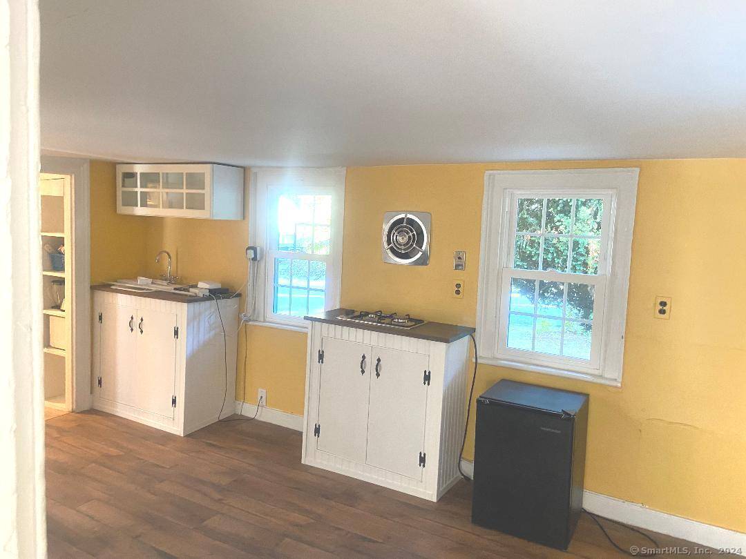 18 Oaklawn, Stamford, Connecticut 06905