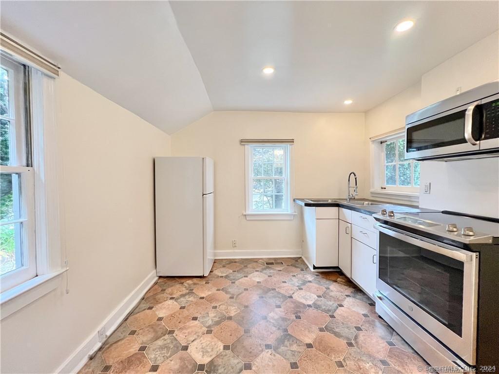 18 Oaklawn, Stamford, Connecticut 06905