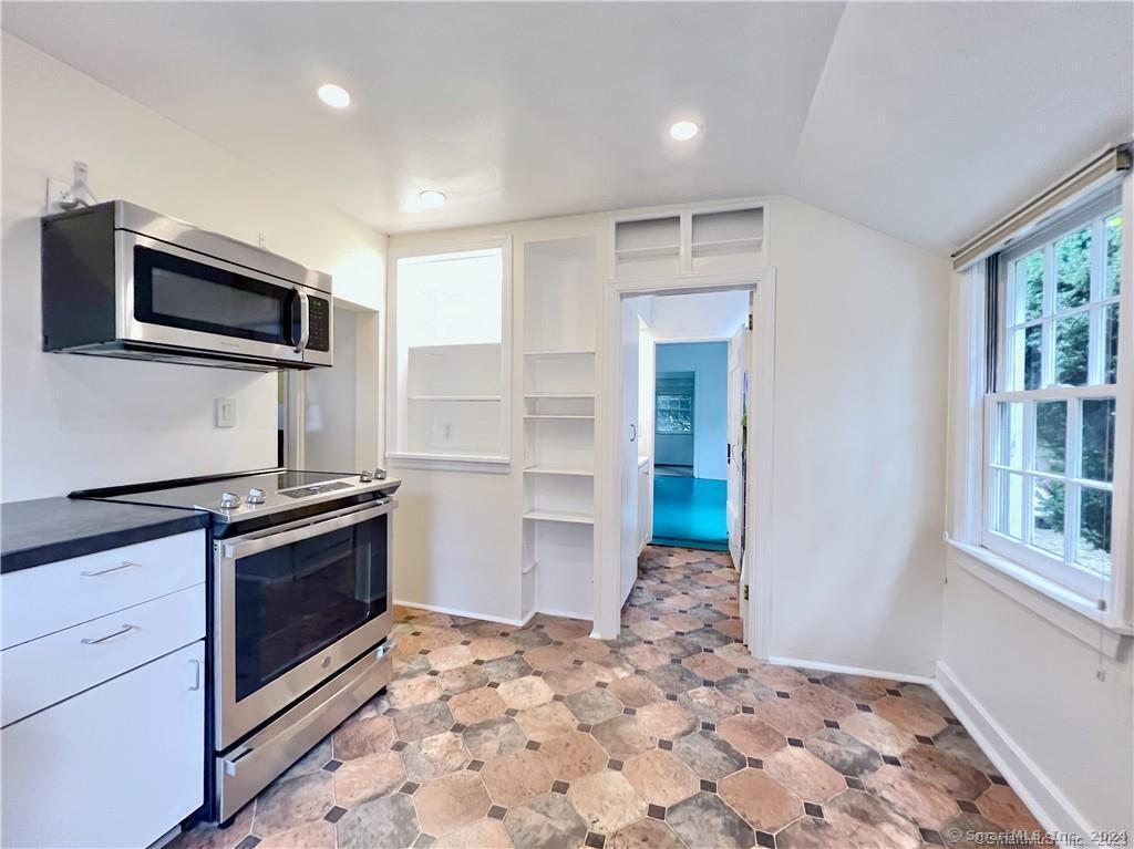 18 Oaklawn, Stamford, Connecticut 06905