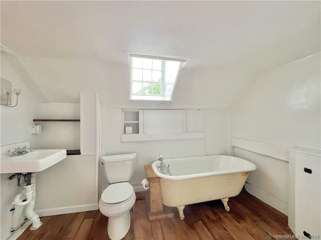 18 Oaklawn, Stamford, Connecticut 06905