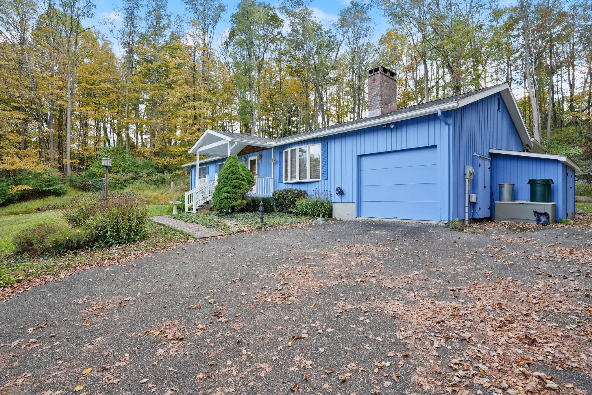 6 Old Greenwoods, Sherman, Connecticut 06784
